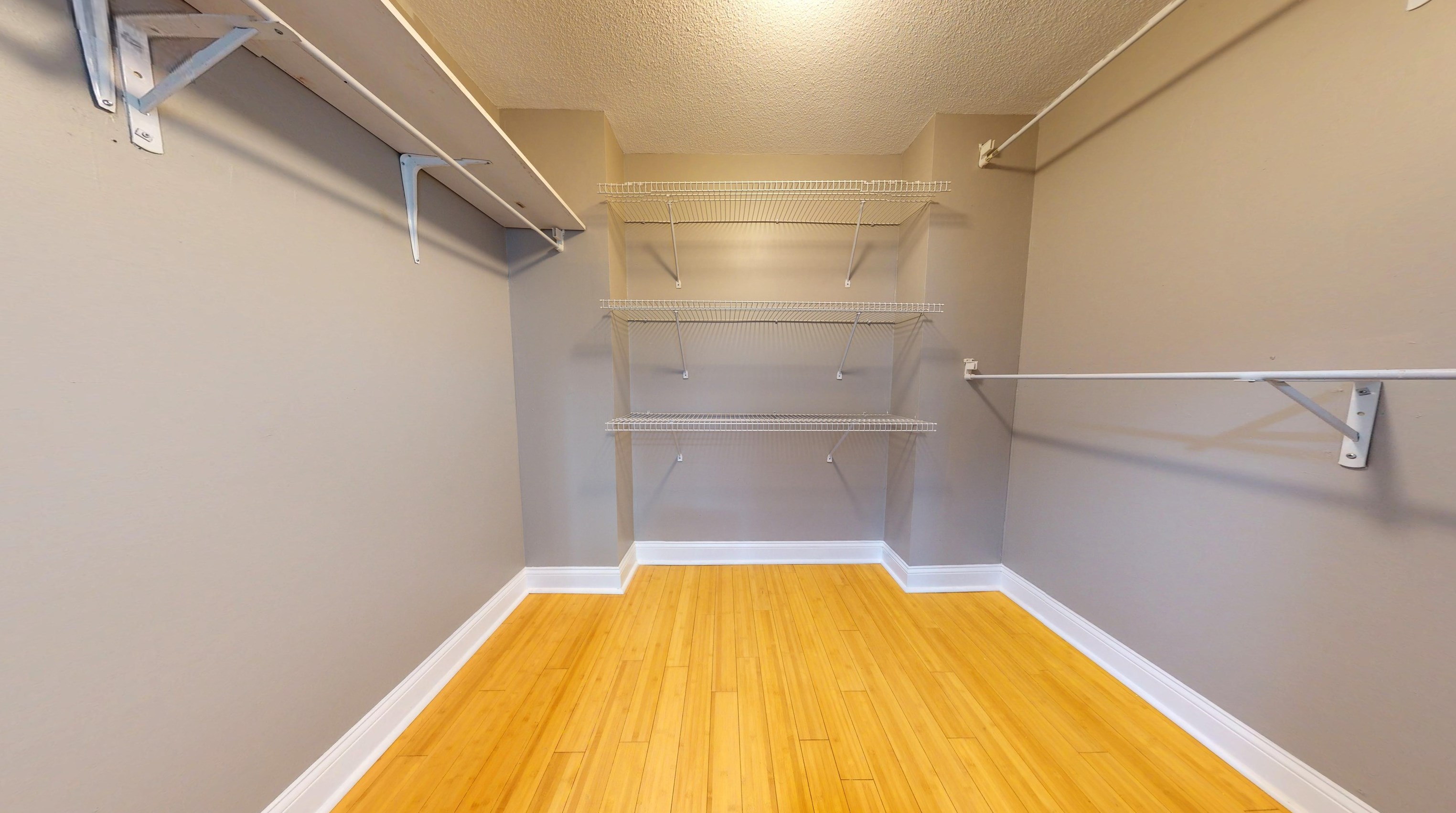 512 Harmon Cove Tower, Secaucus NJ  07094-1707 exterior