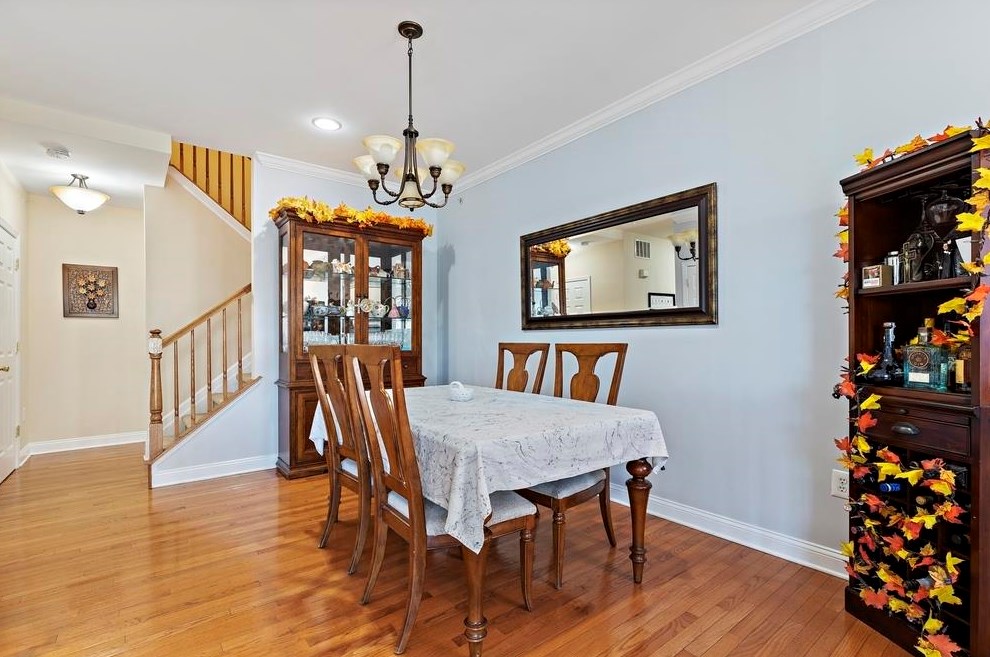 27 Tottenham Ct, Jersey City, NJ 07305-5502