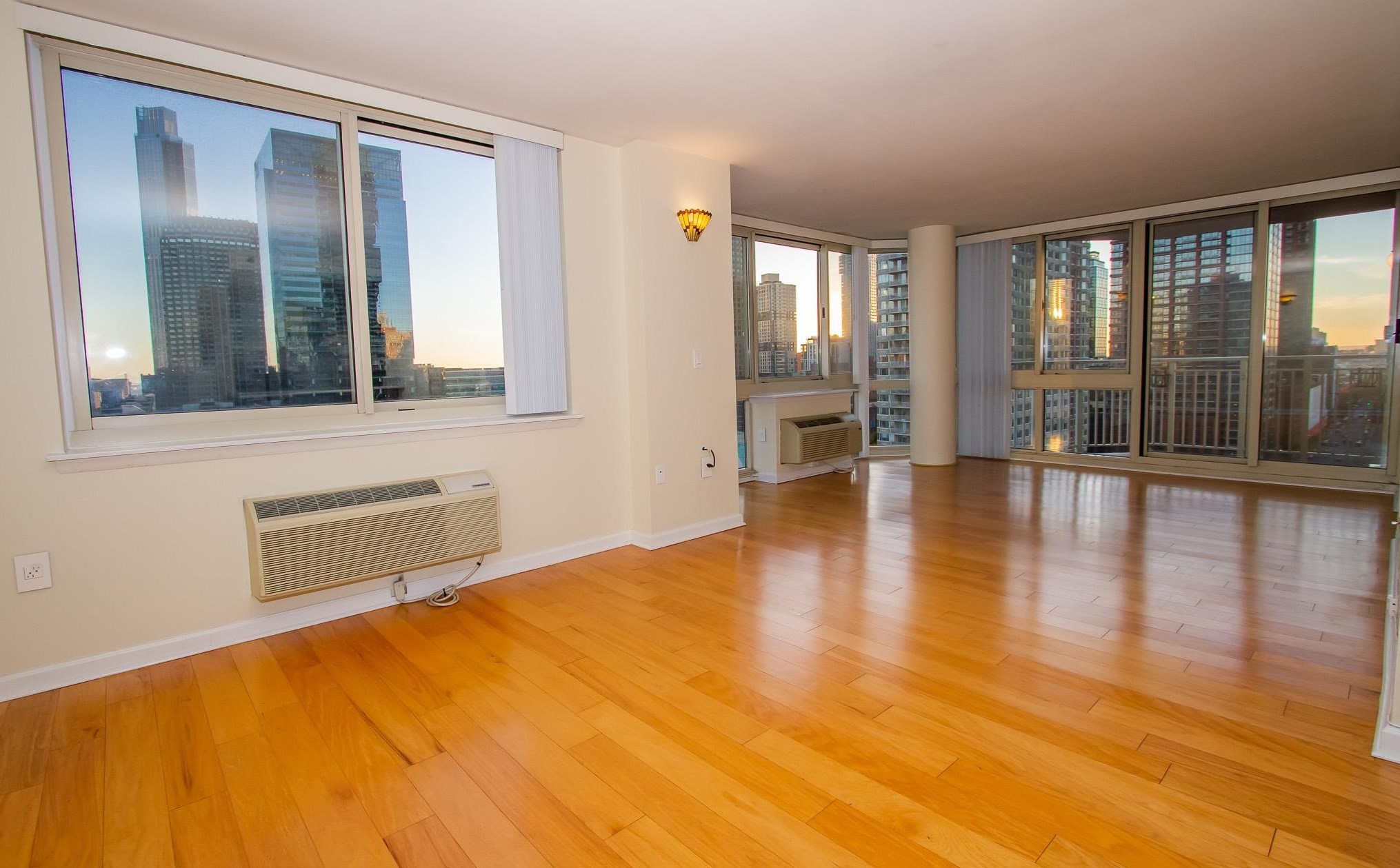 20 2nd St #1702, Jersey City, NJ 07302