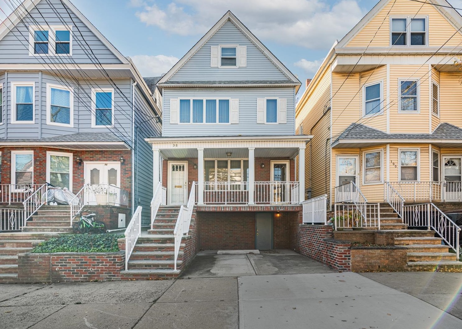 98 W 30th St, Bayonne, NJ 07002
