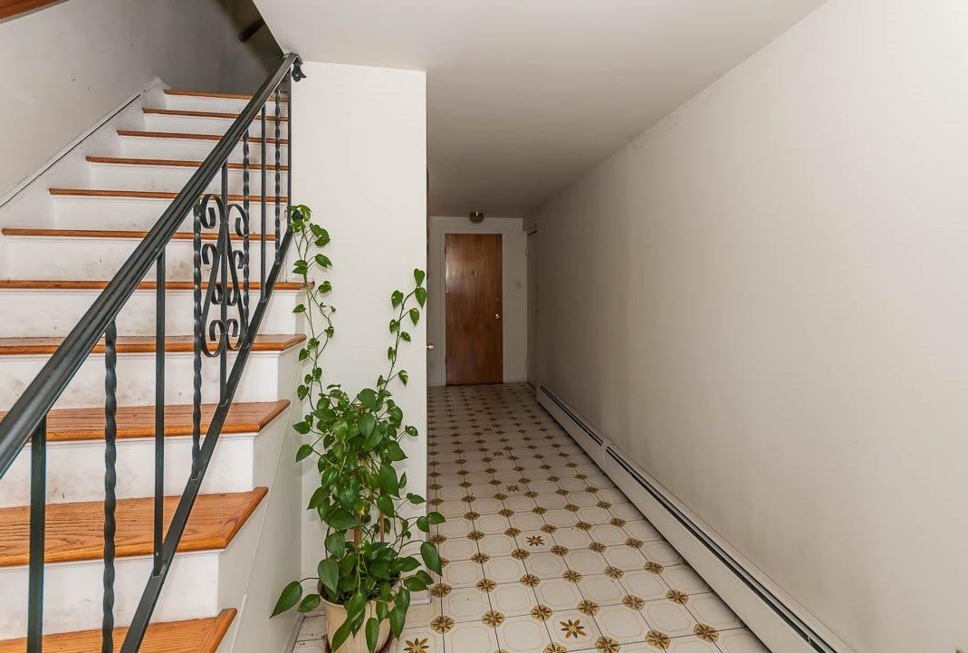 207 Manhattan Ave, Jersey City, NJ 07307-4234