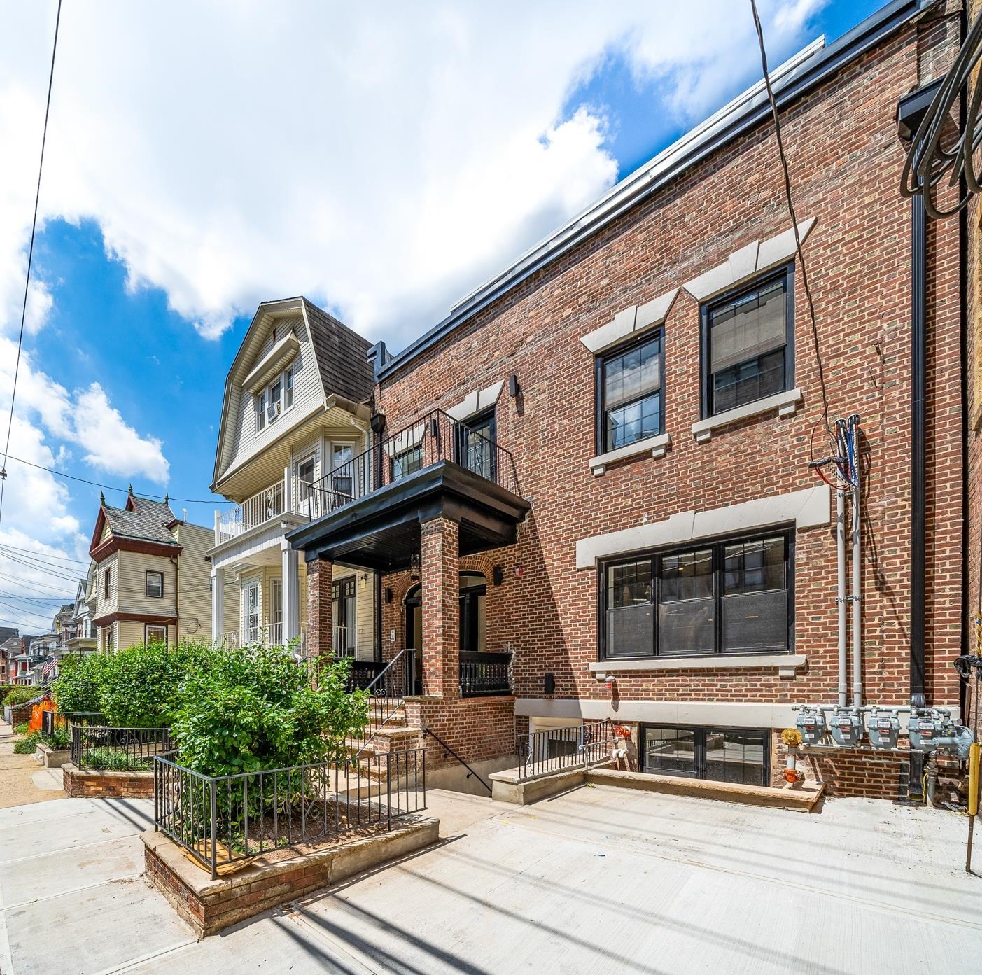 81 Van Reypen St, Jersey City, NJ 07306-4409