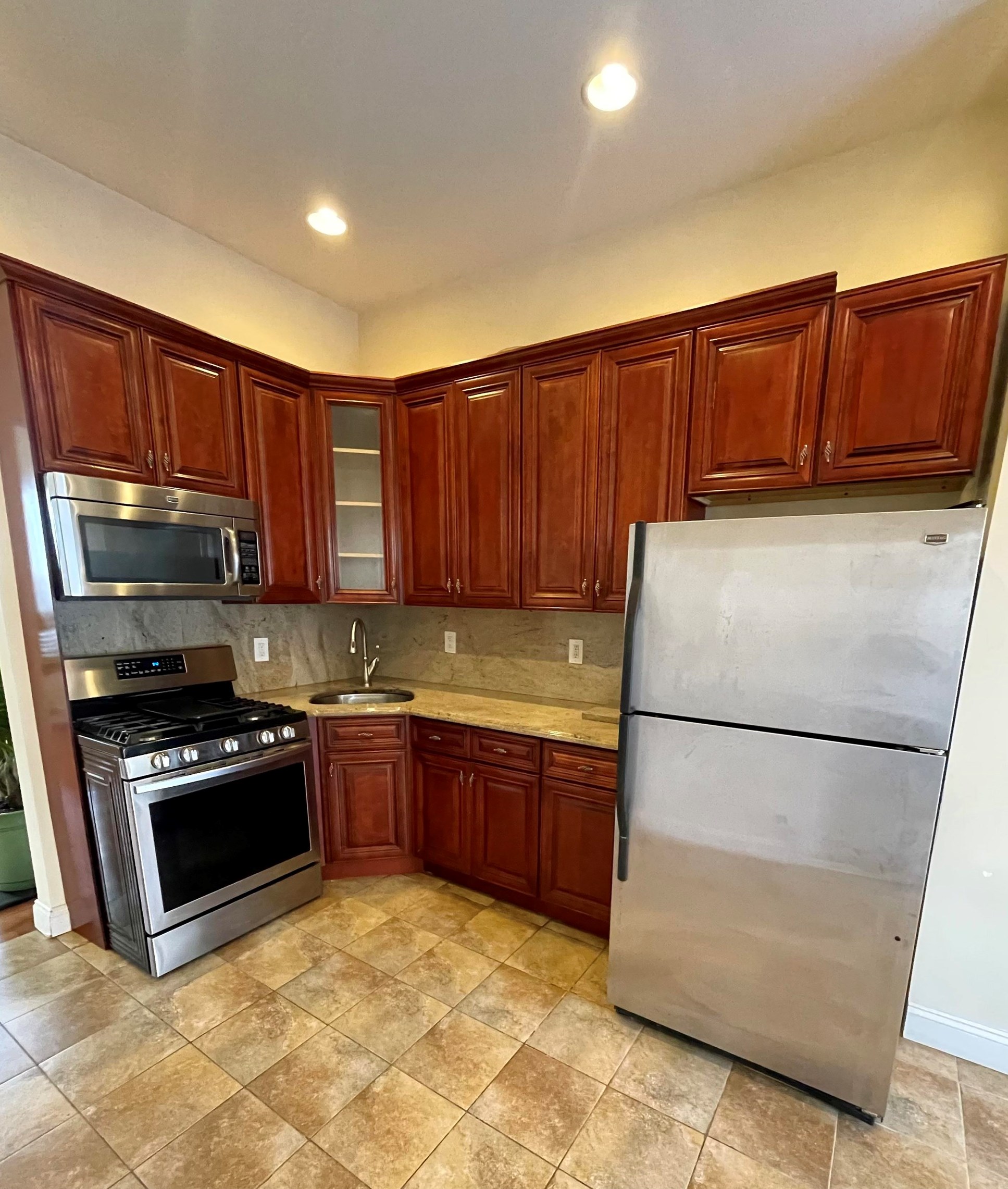 118 Graham St #1, Jersey City, NJ 07307