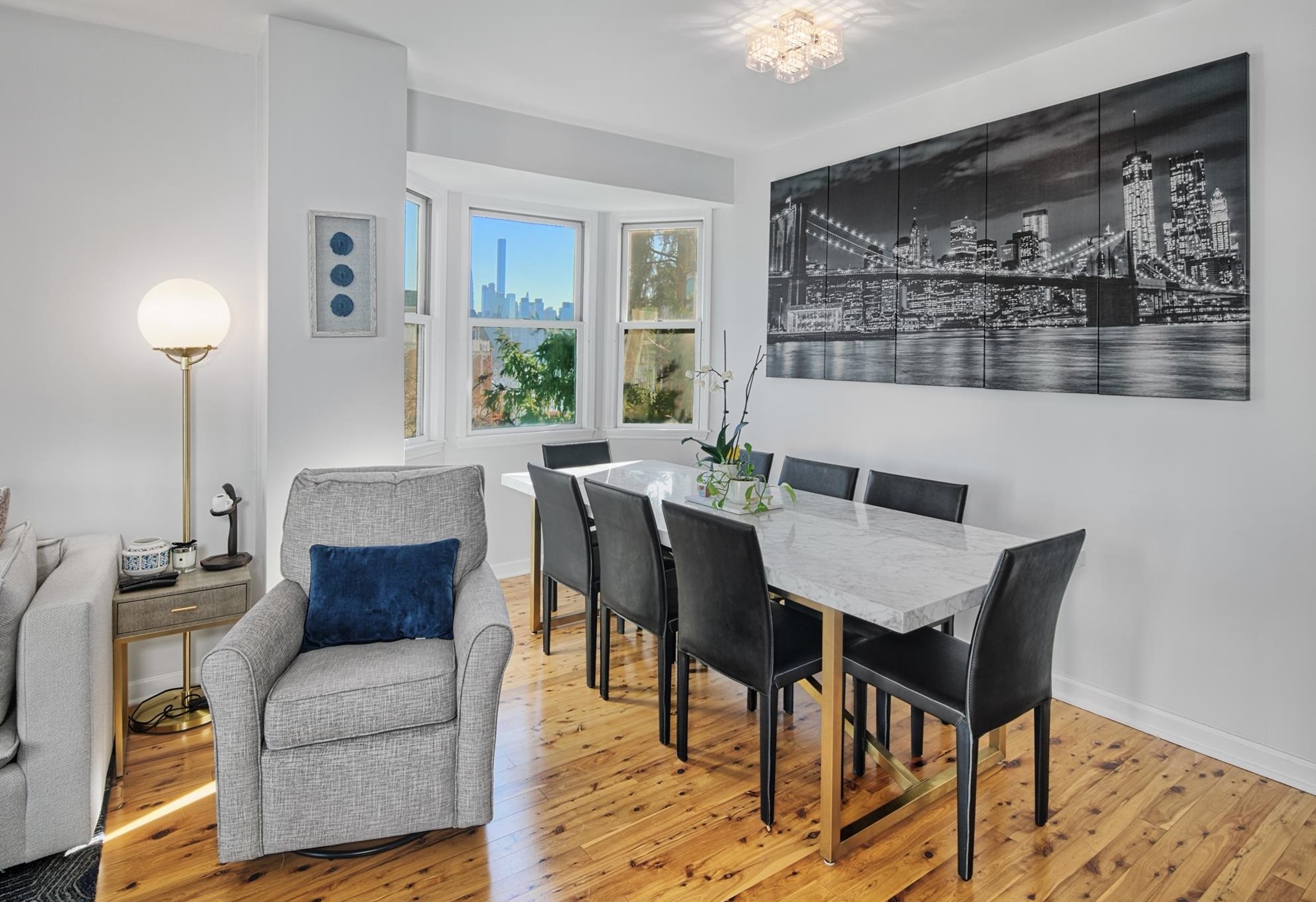 265 Roslyn Ct, West New York, NJ 07093-8325