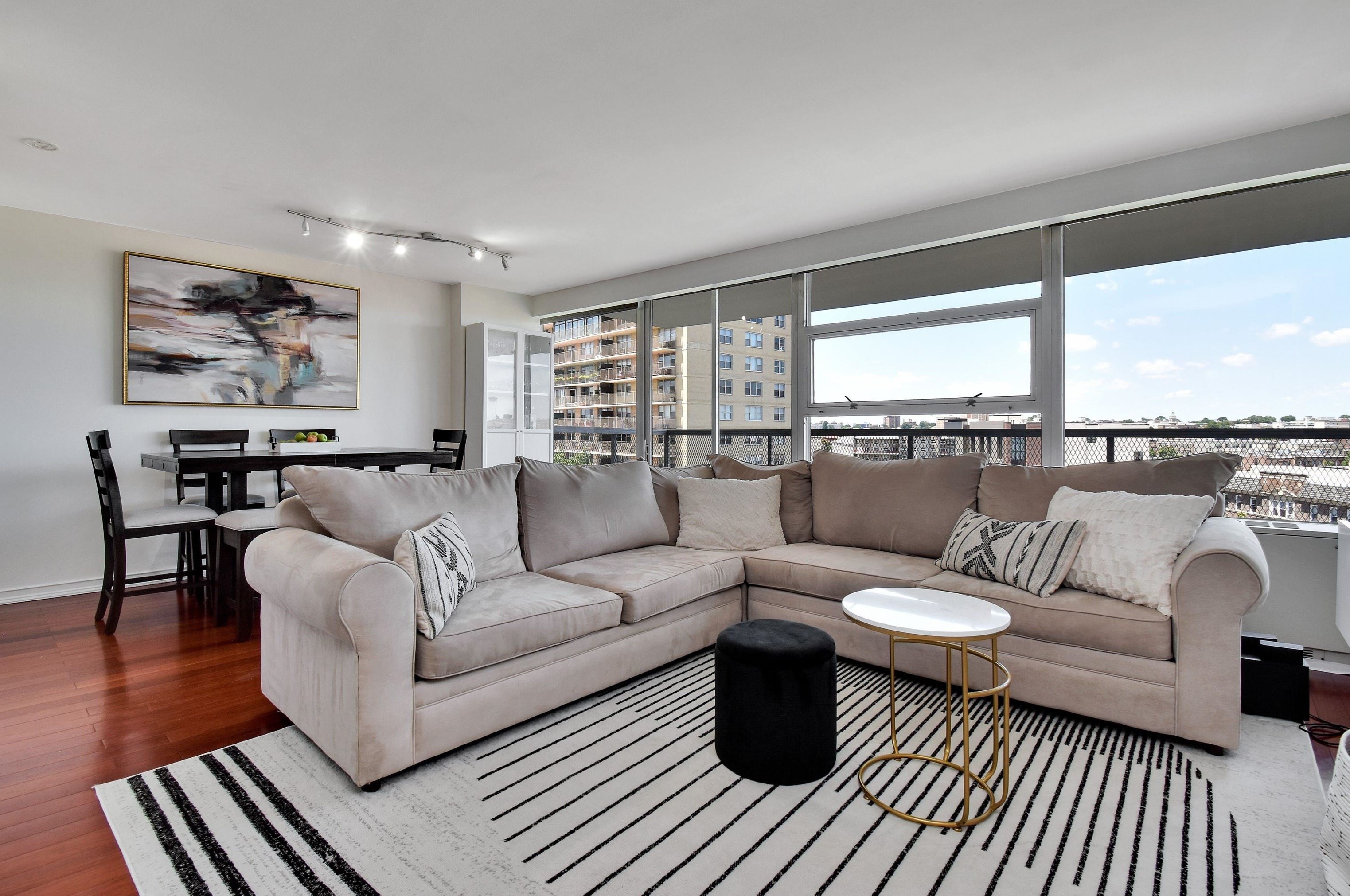 6050 Boulevard E #8f, West New York, NJ 07093