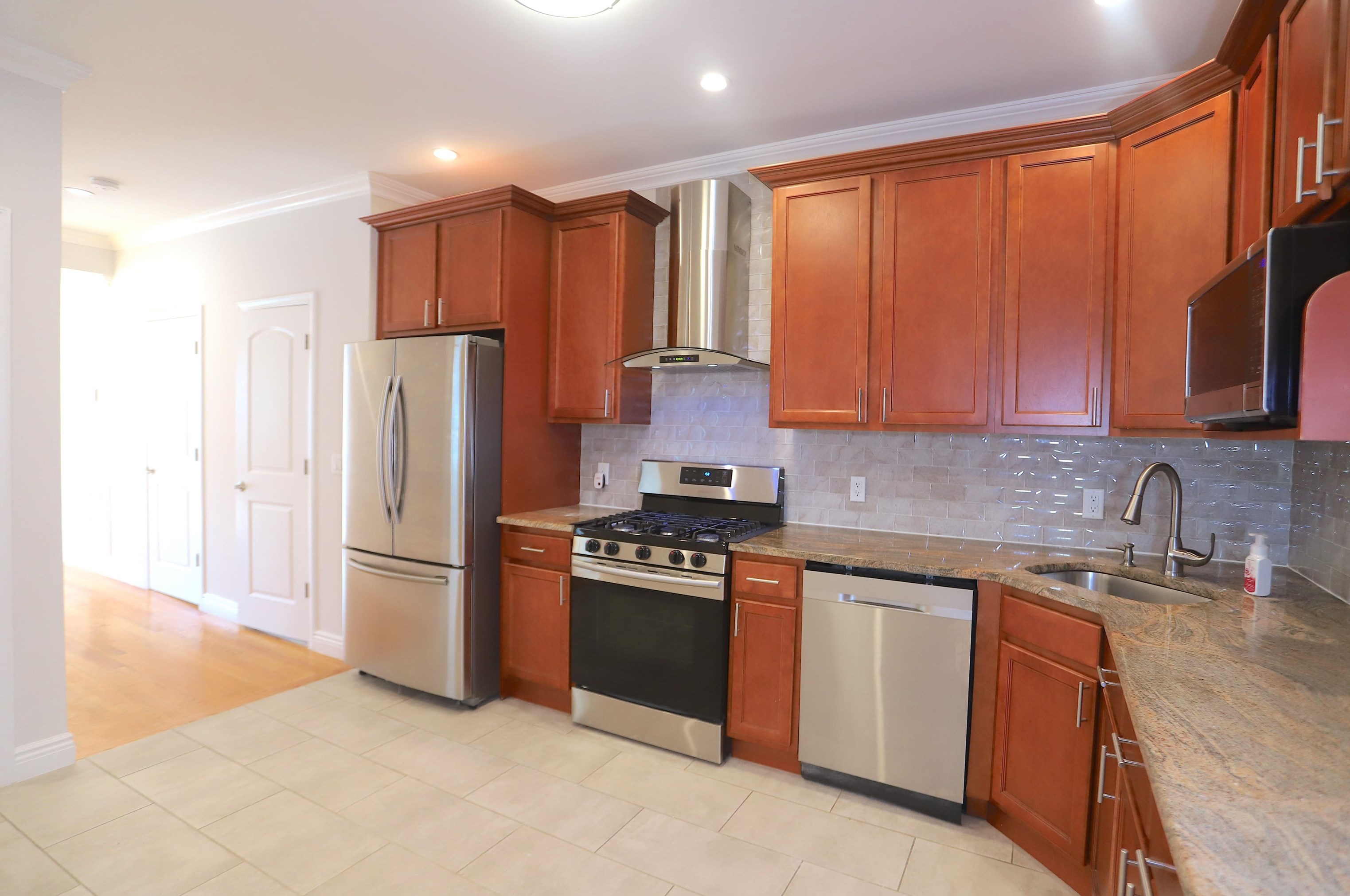 106 Poplar St #1, Jersey City, NJ 07307
