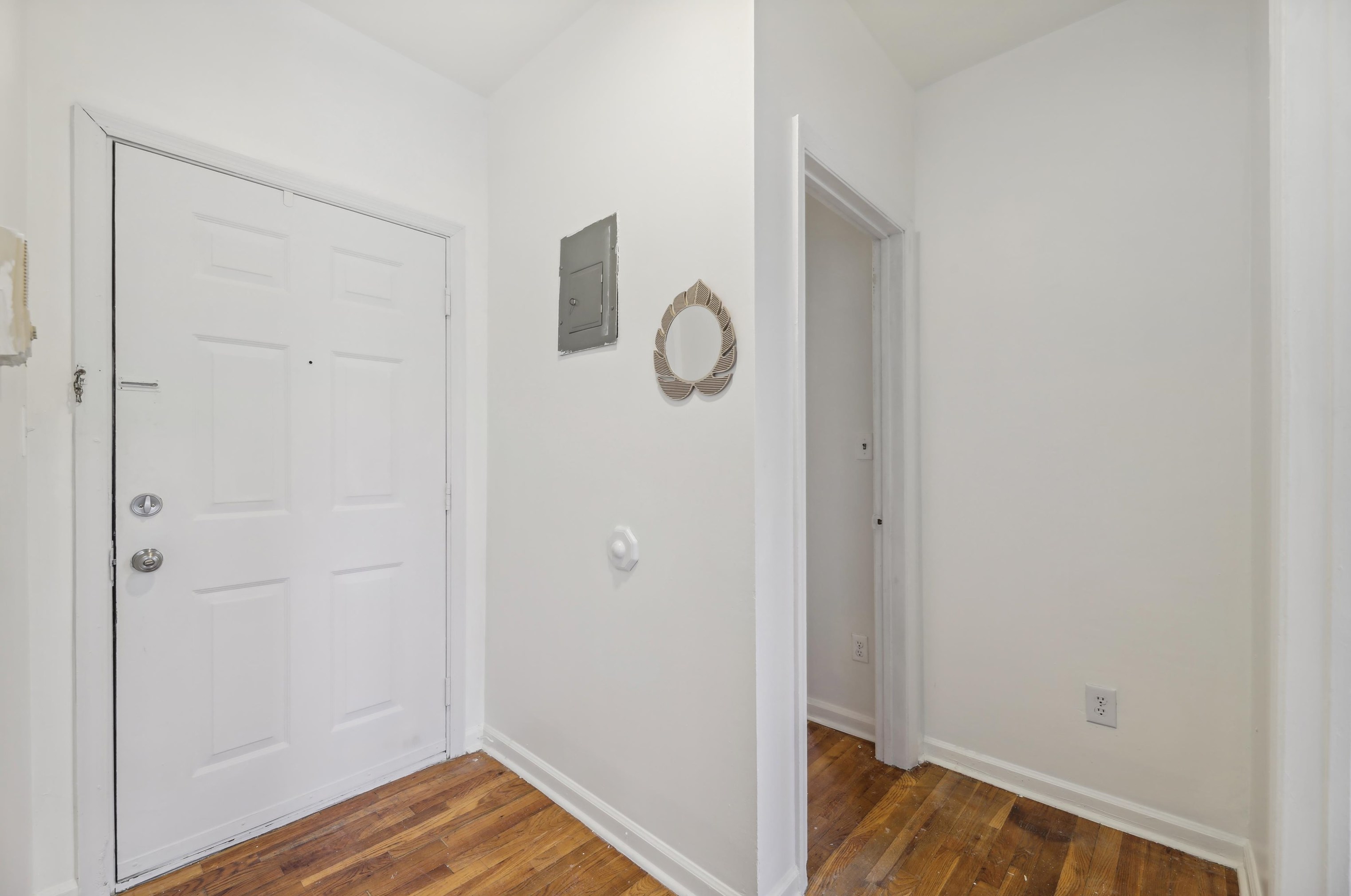 233 Griffith St #2d, Jersey City, NJ 07307