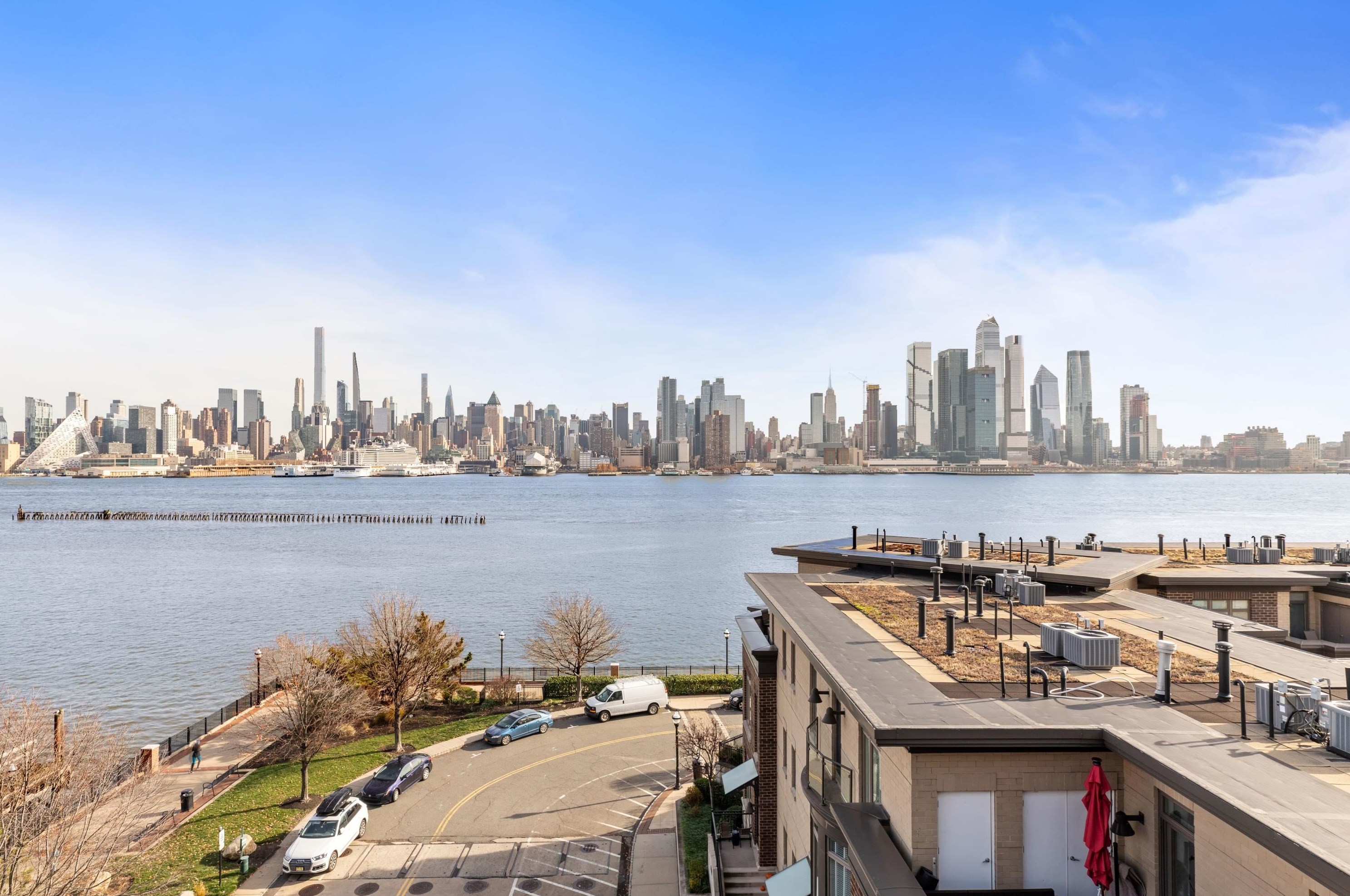200 Oxford Landing #ph53, Union City, NJ 07086