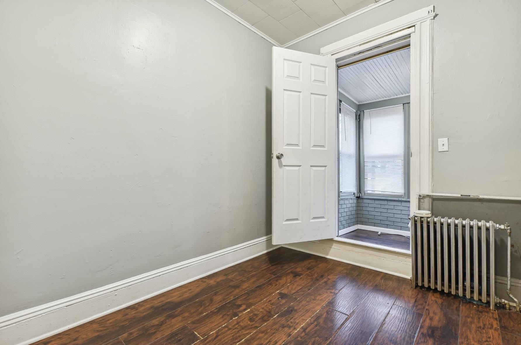 229 Wegman Pkwy, Jersey City, NJ 07305