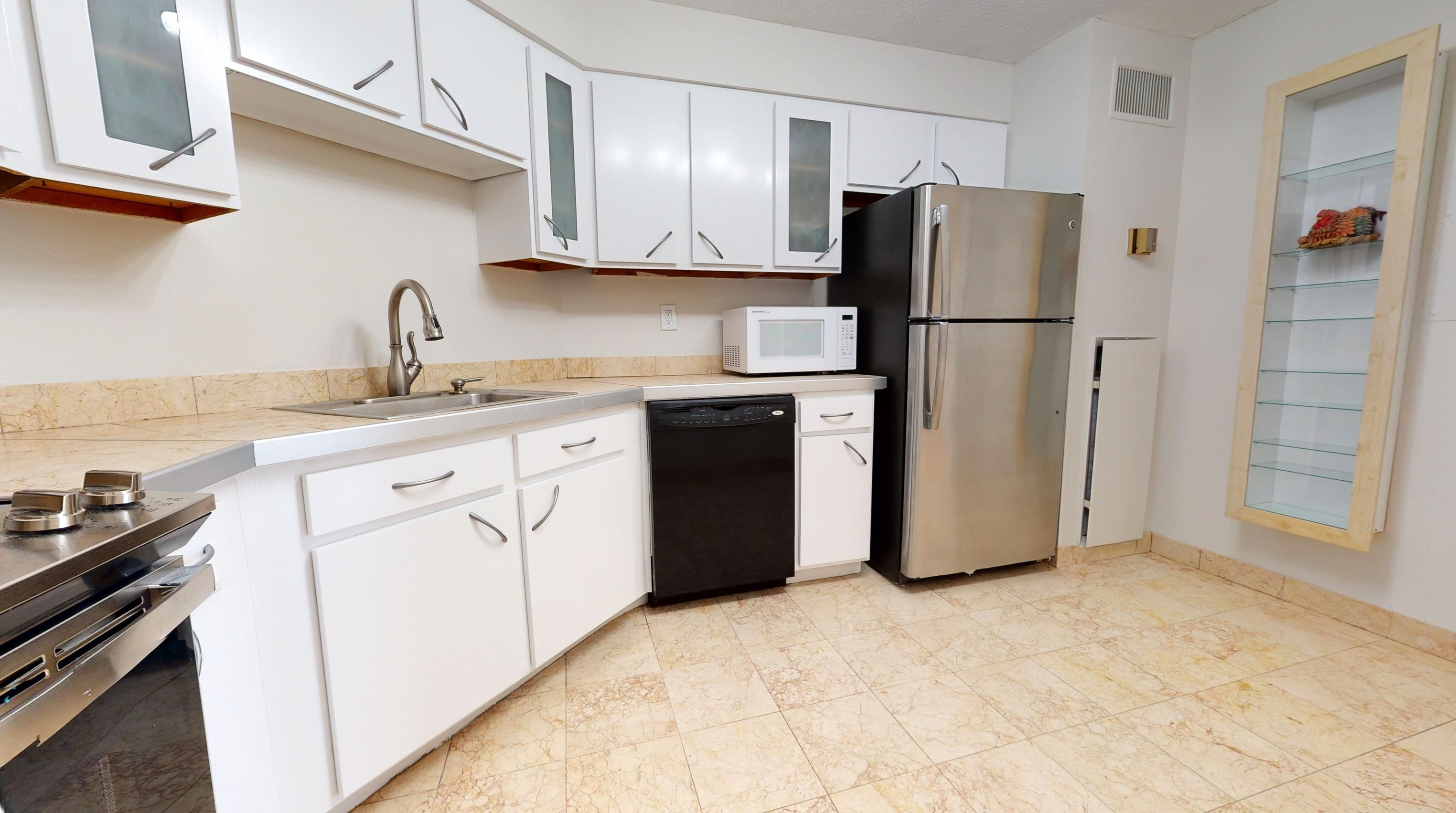 1408 Harmon Cove Tower, Secaucus NJ  07094-1701 exterior