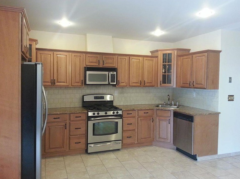 423 New York Ave #1, Jersey City, NJ 07307