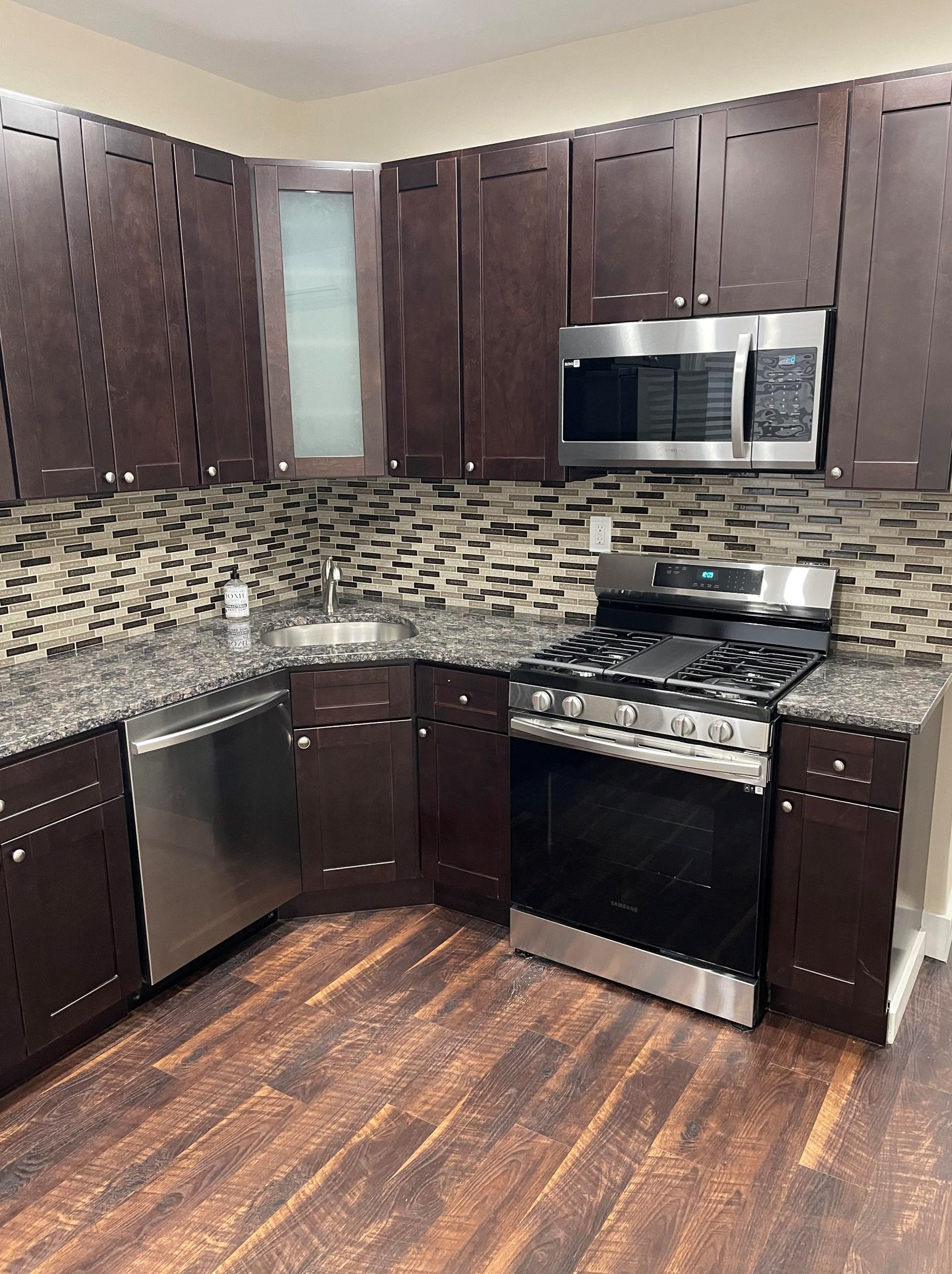 21 Bidwell Ave #1, Jersey City, NJ 07305
