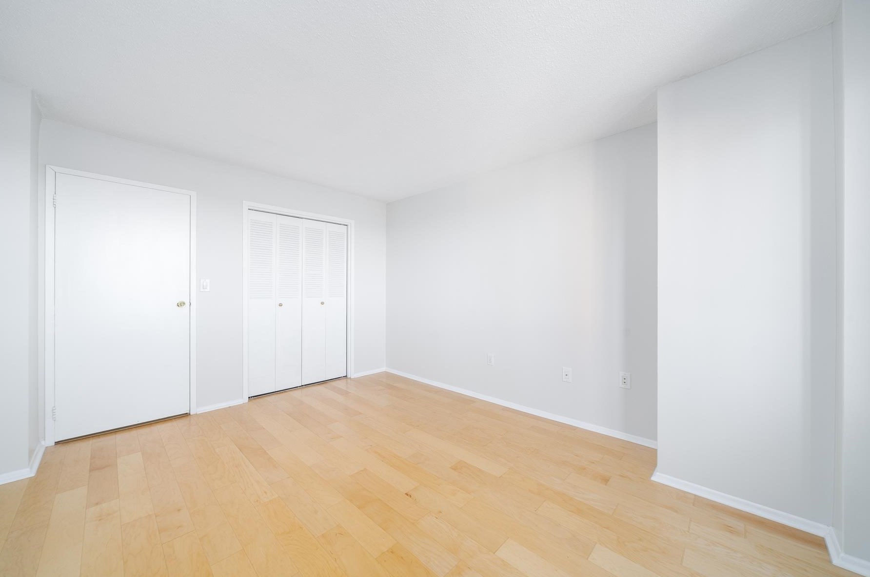 1408 Harmon Cove Tower, Secaucus NJ  07094-1701 exterior