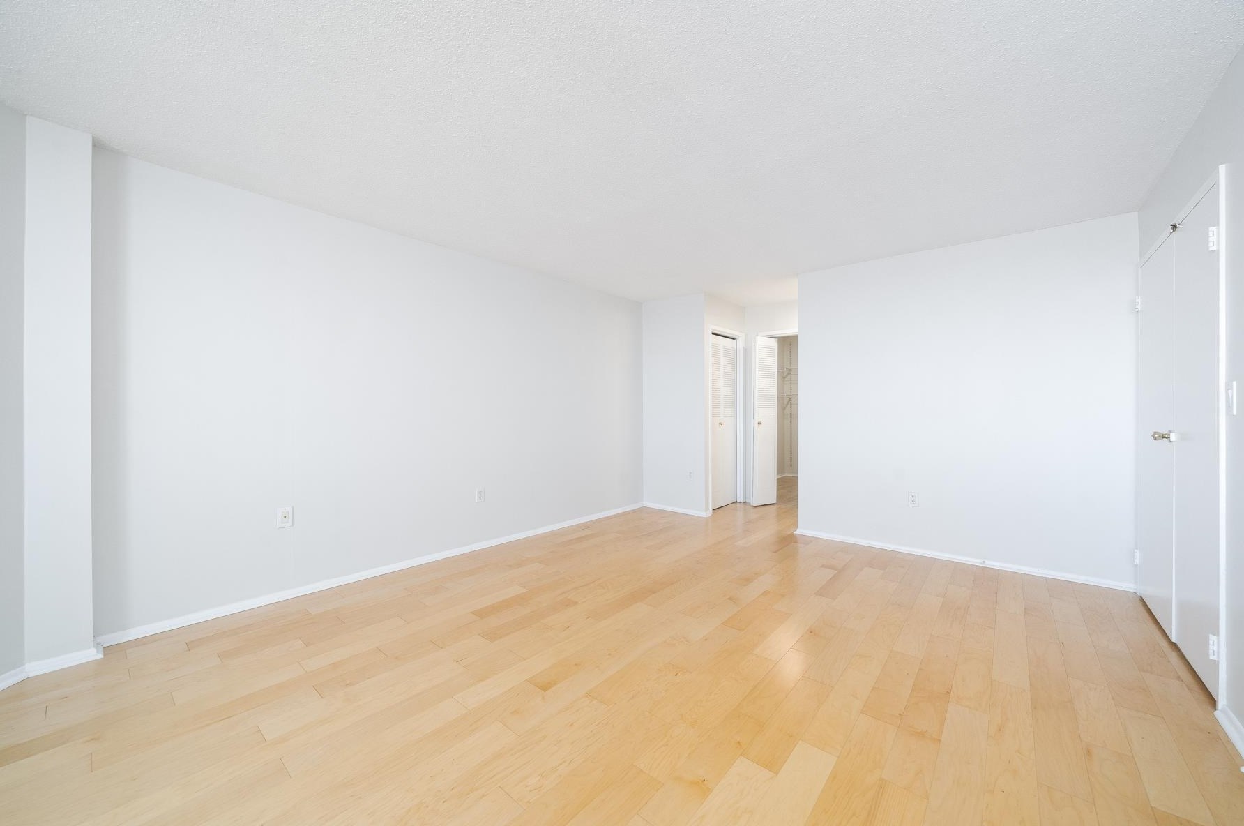 1408 Harmon Cove Tower, Secaucus NJ  07094-1701 exterior