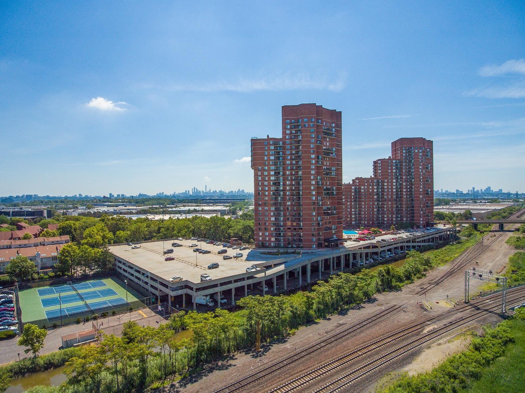 1408 Harmon Cove Tower, Secaucus NJ  07094-1701 exterior