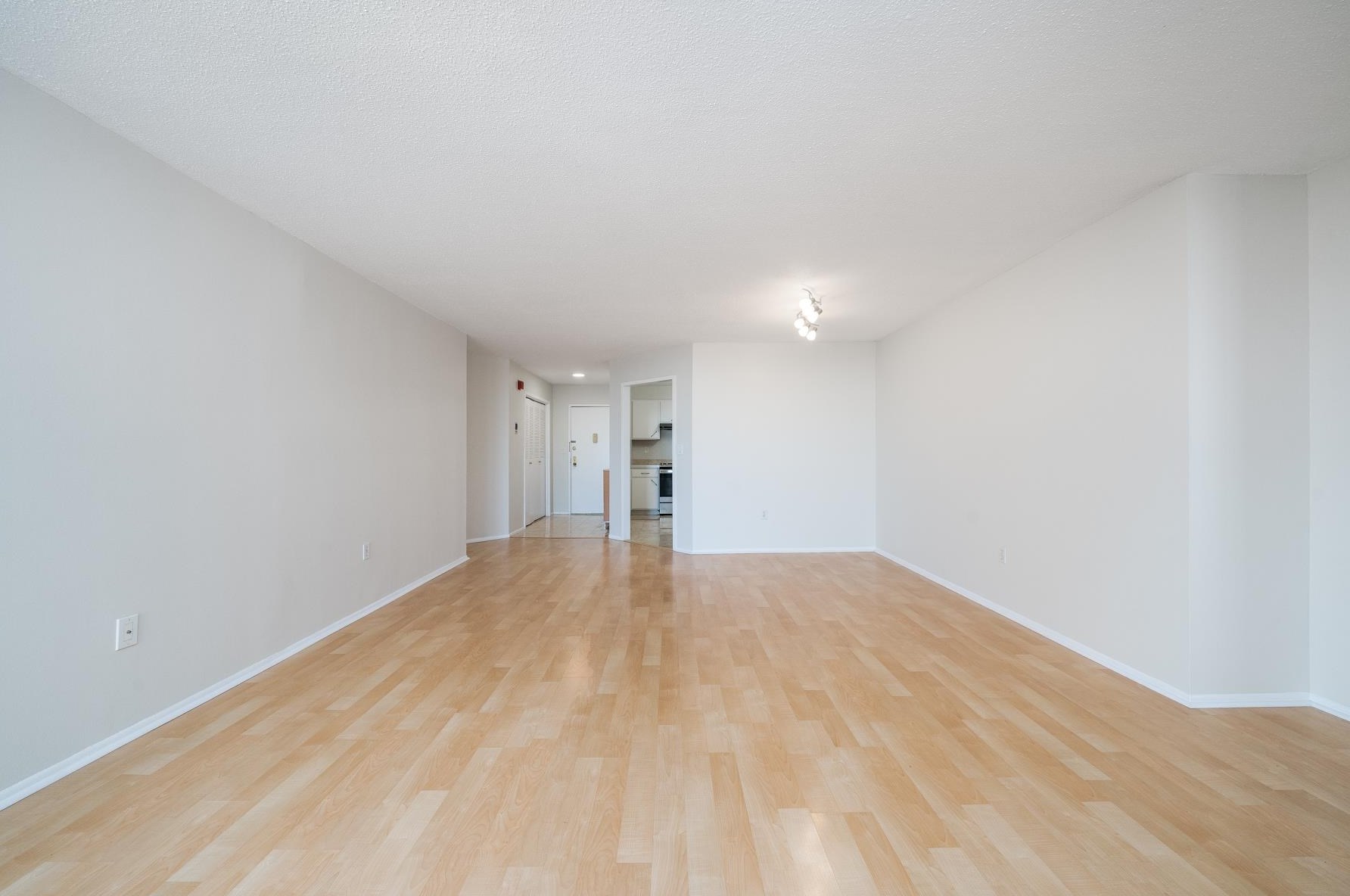 1408 Harmon Cove Tower, Secaucus NJ  07094-1701 exterior