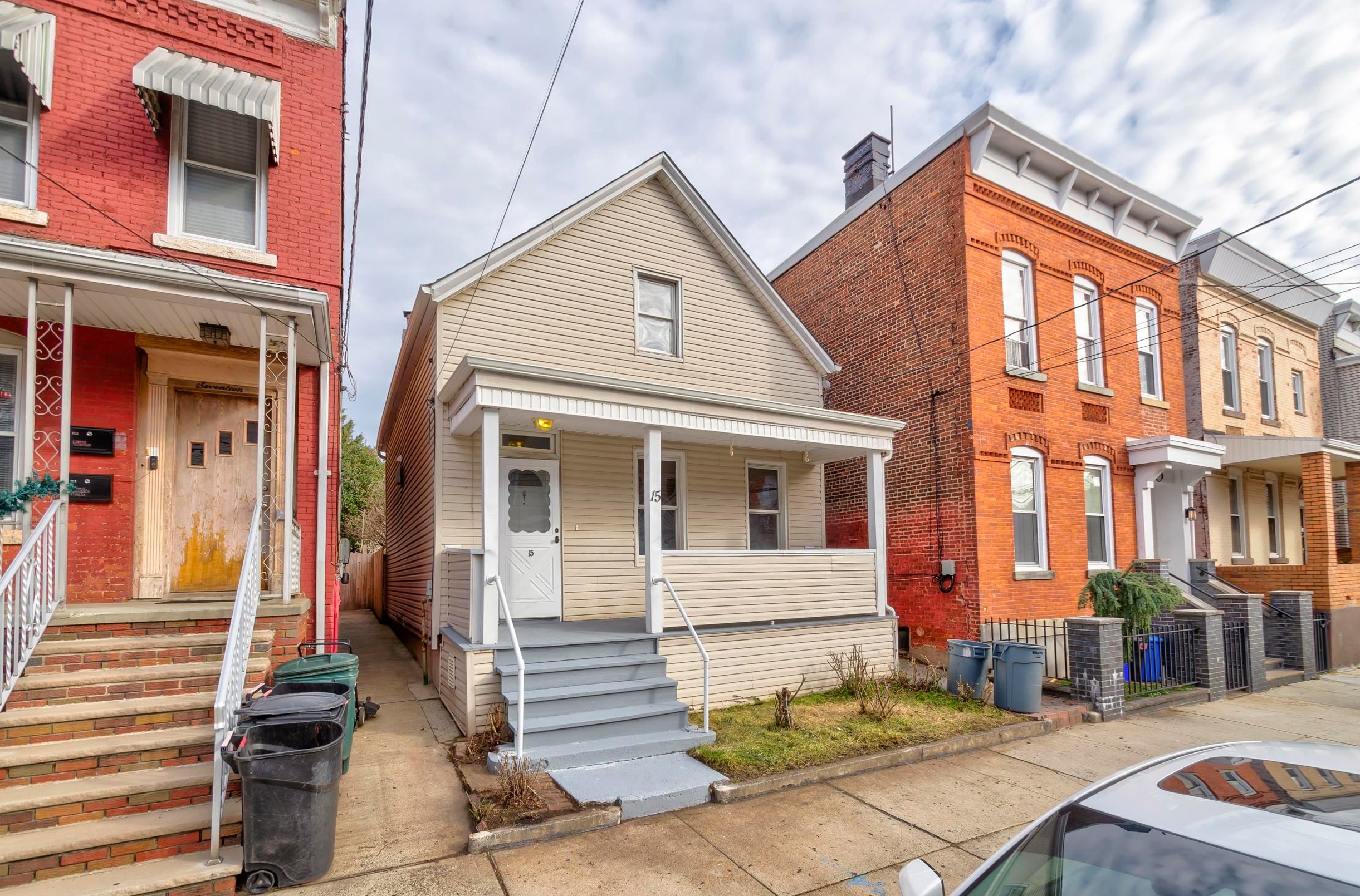 15 W 16th St, Bayonne, NJ 07002