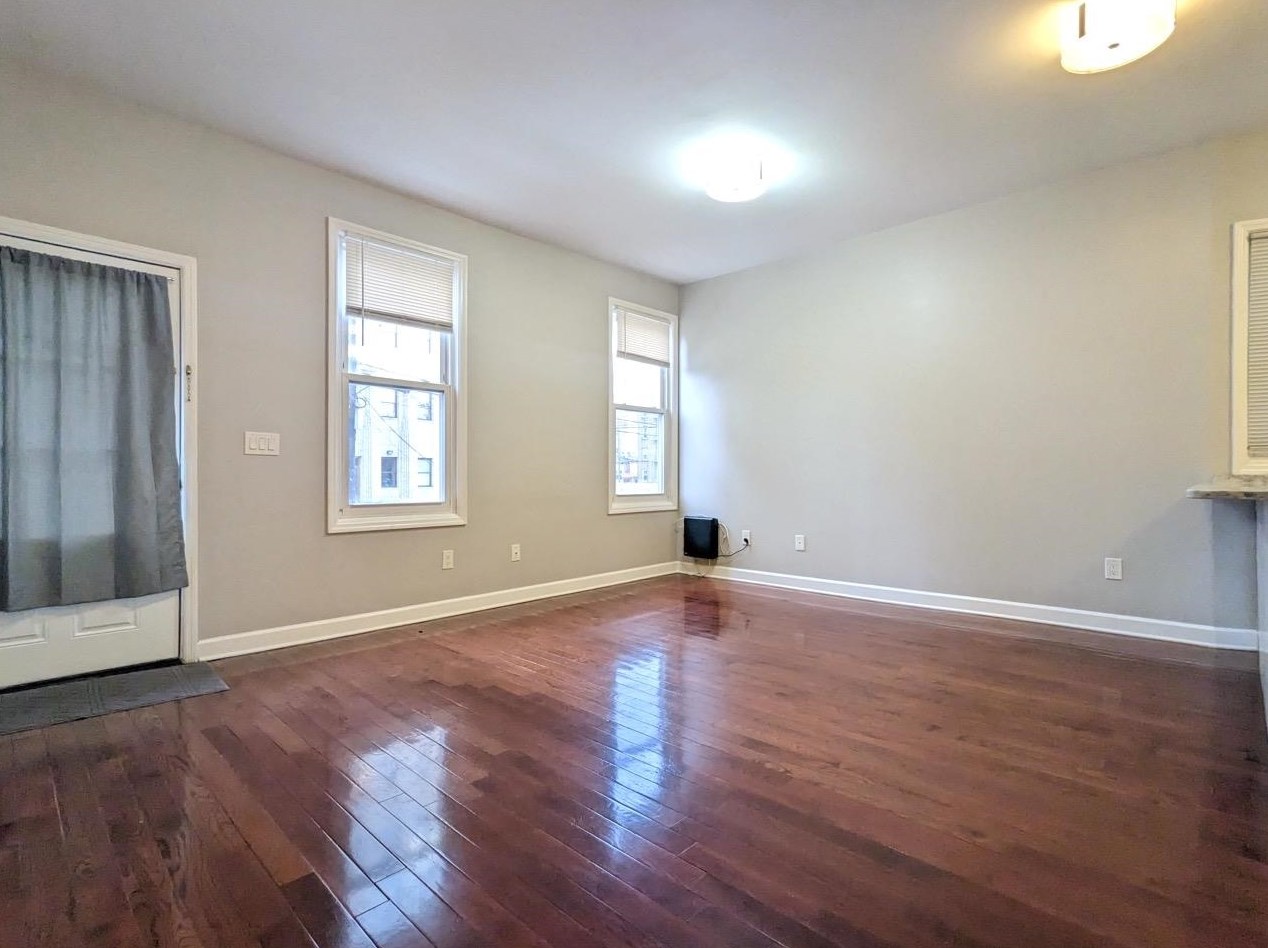 21 Baldwin Ave #2, Jersey City, NJ 07304