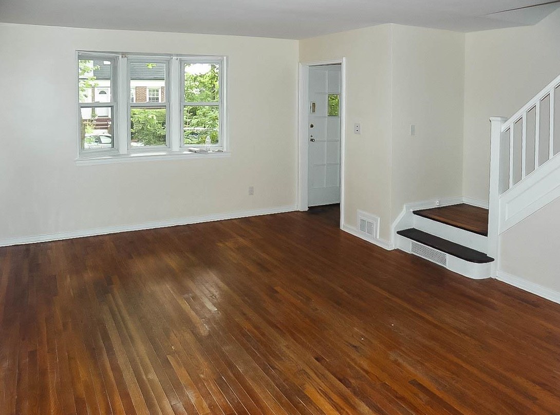 322 Stevens Ave, Jersey City, NJ 07305-1314