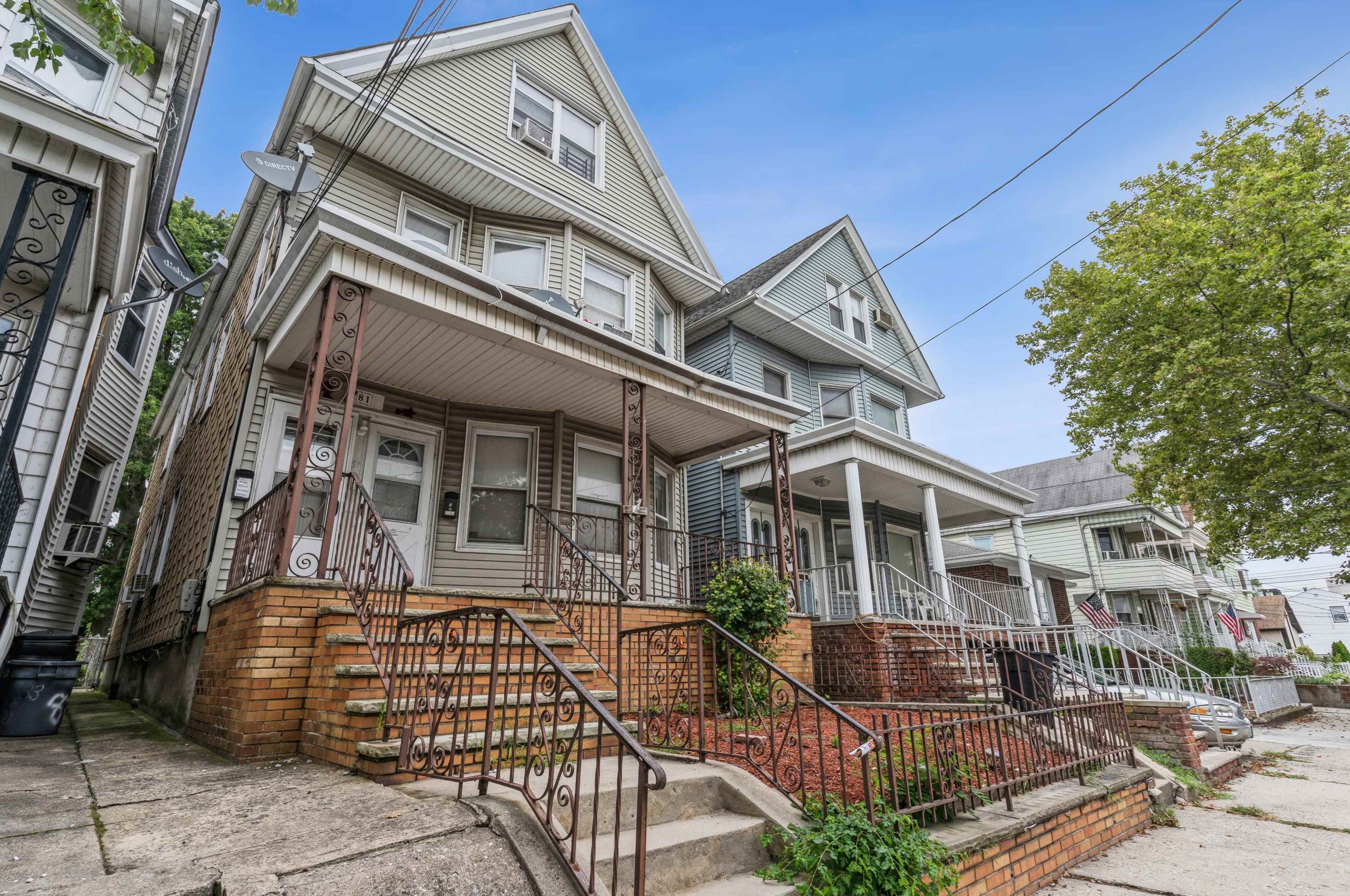 81 W 15th St, Bayonne, NJ 07002