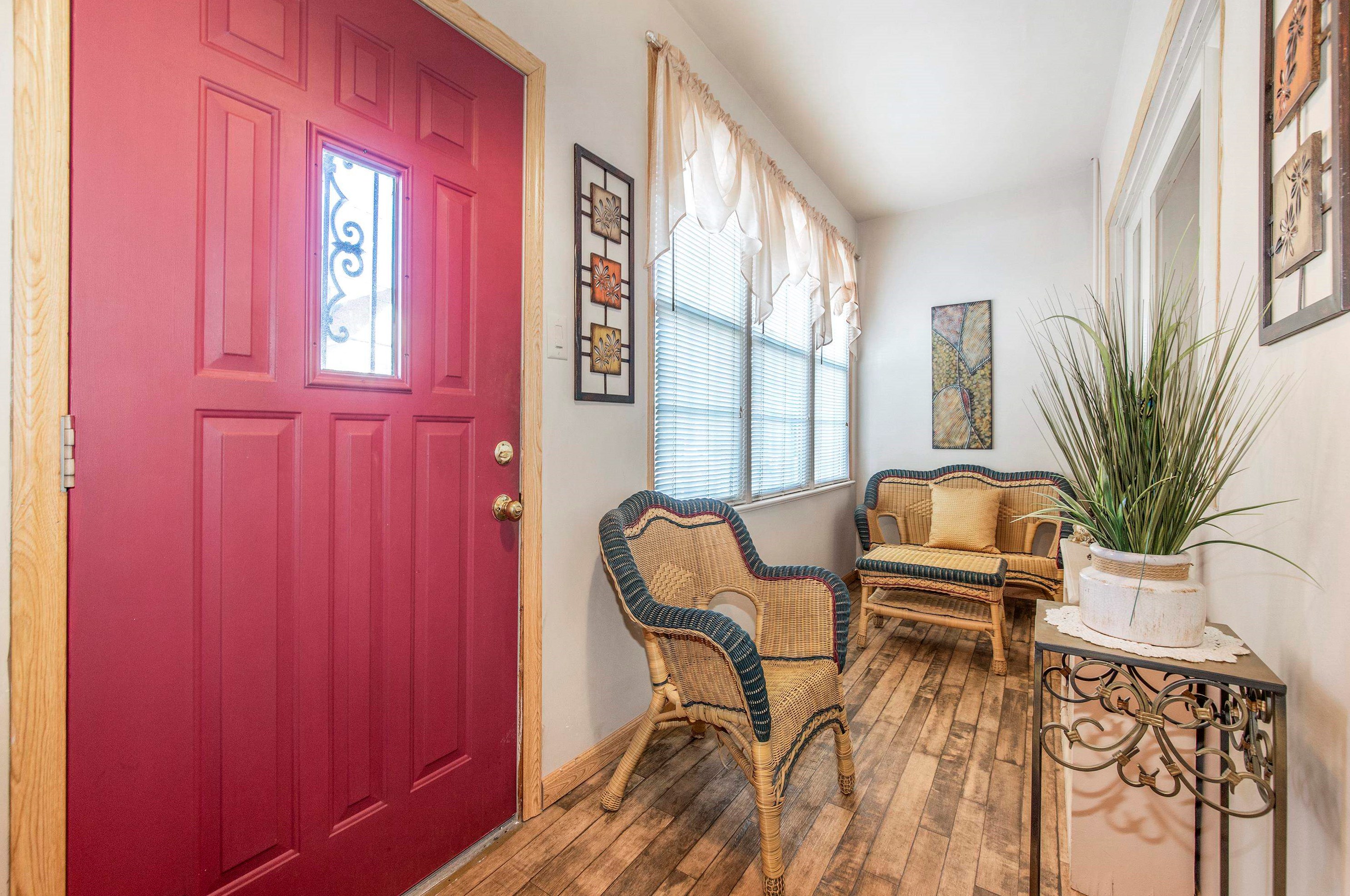 20 E 45th St, Bayonne, NJ 07002