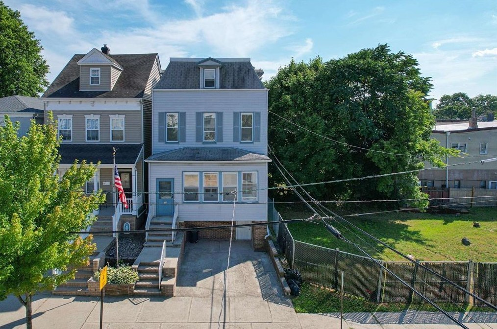 10 E 45th St, Bayonne, NJ 07002