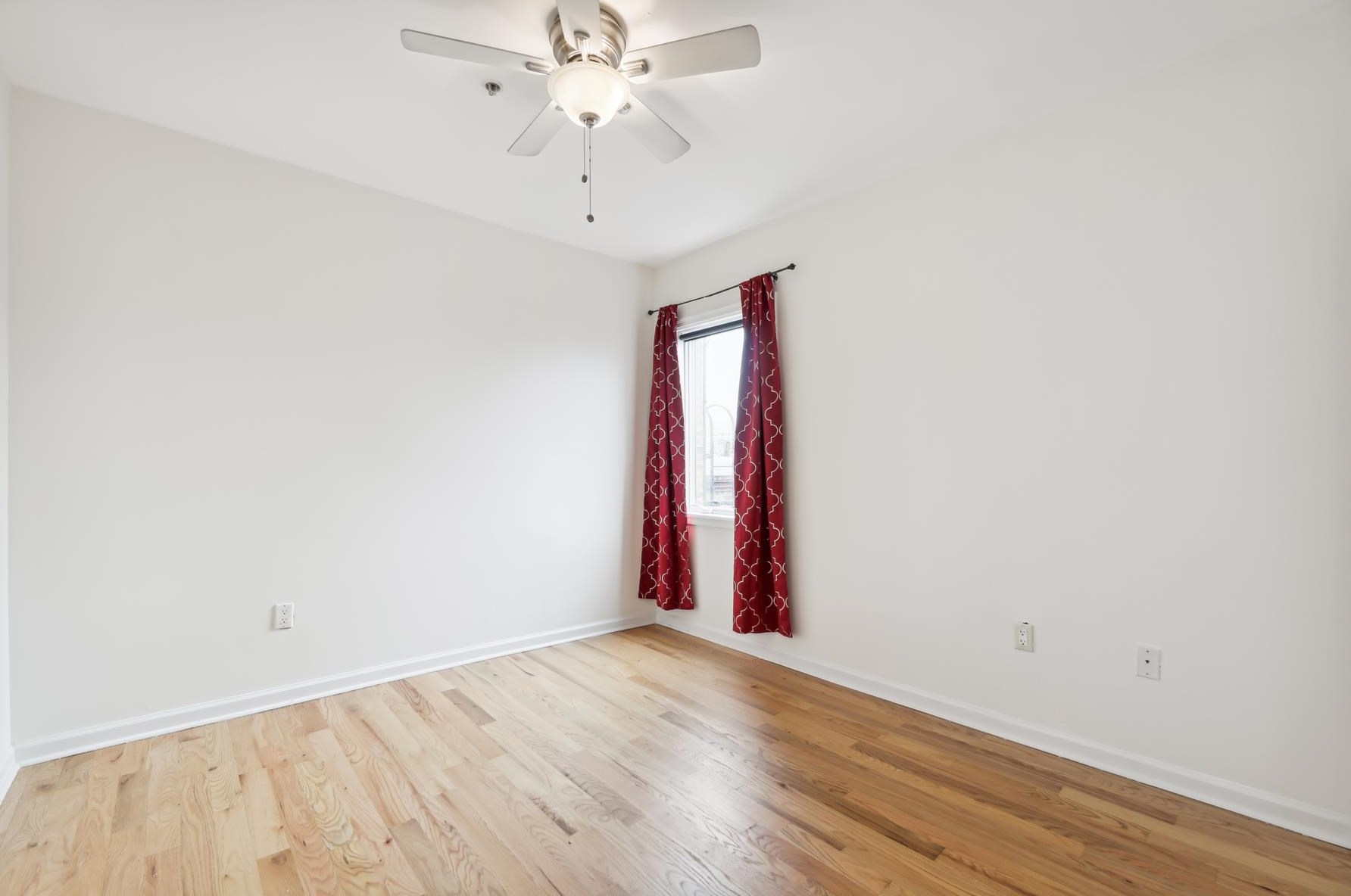 605 New York Ave #403, Union City, NJ 07087