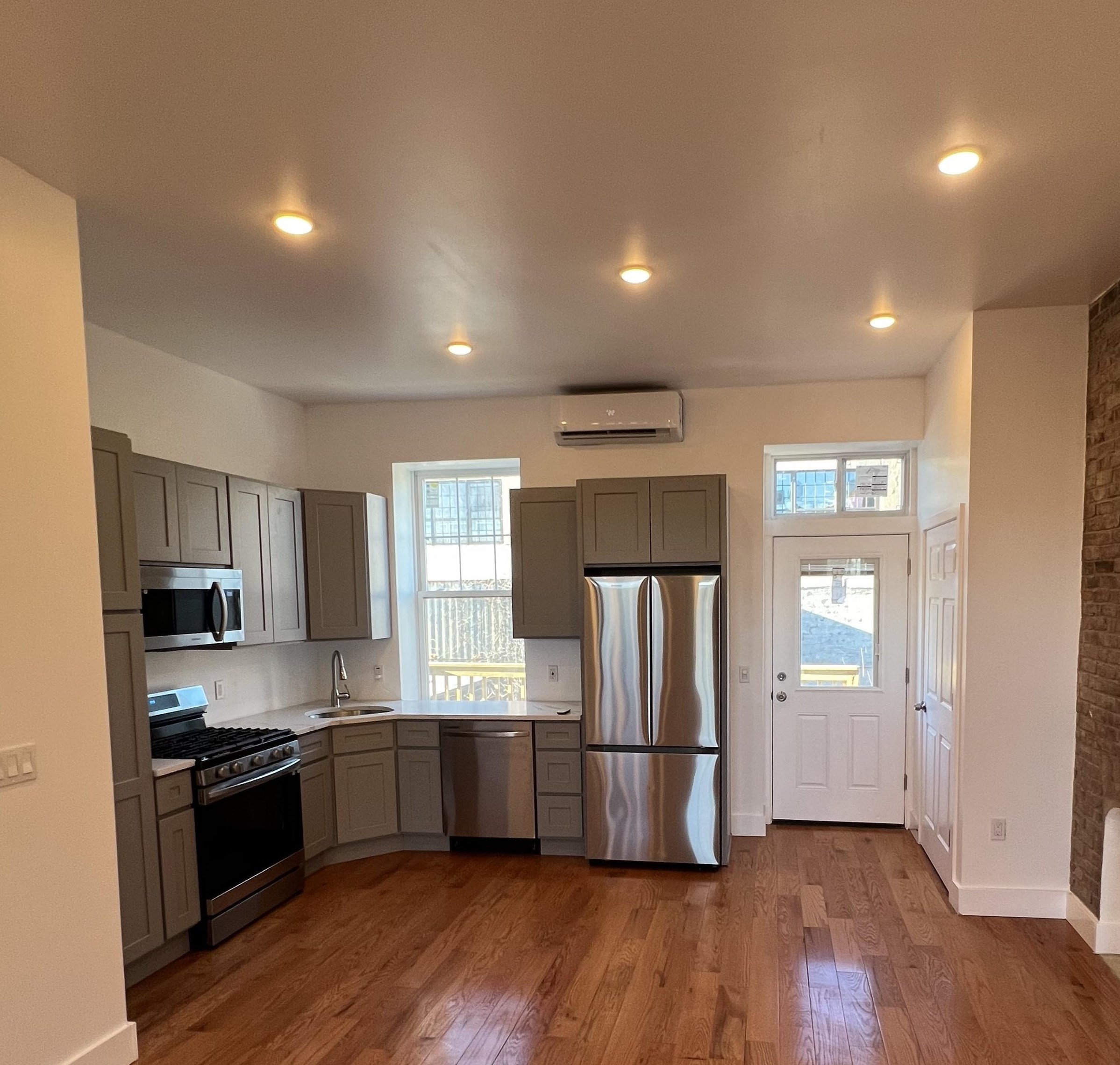 141 Halladay St #2, Jersey City, NJ 07304
