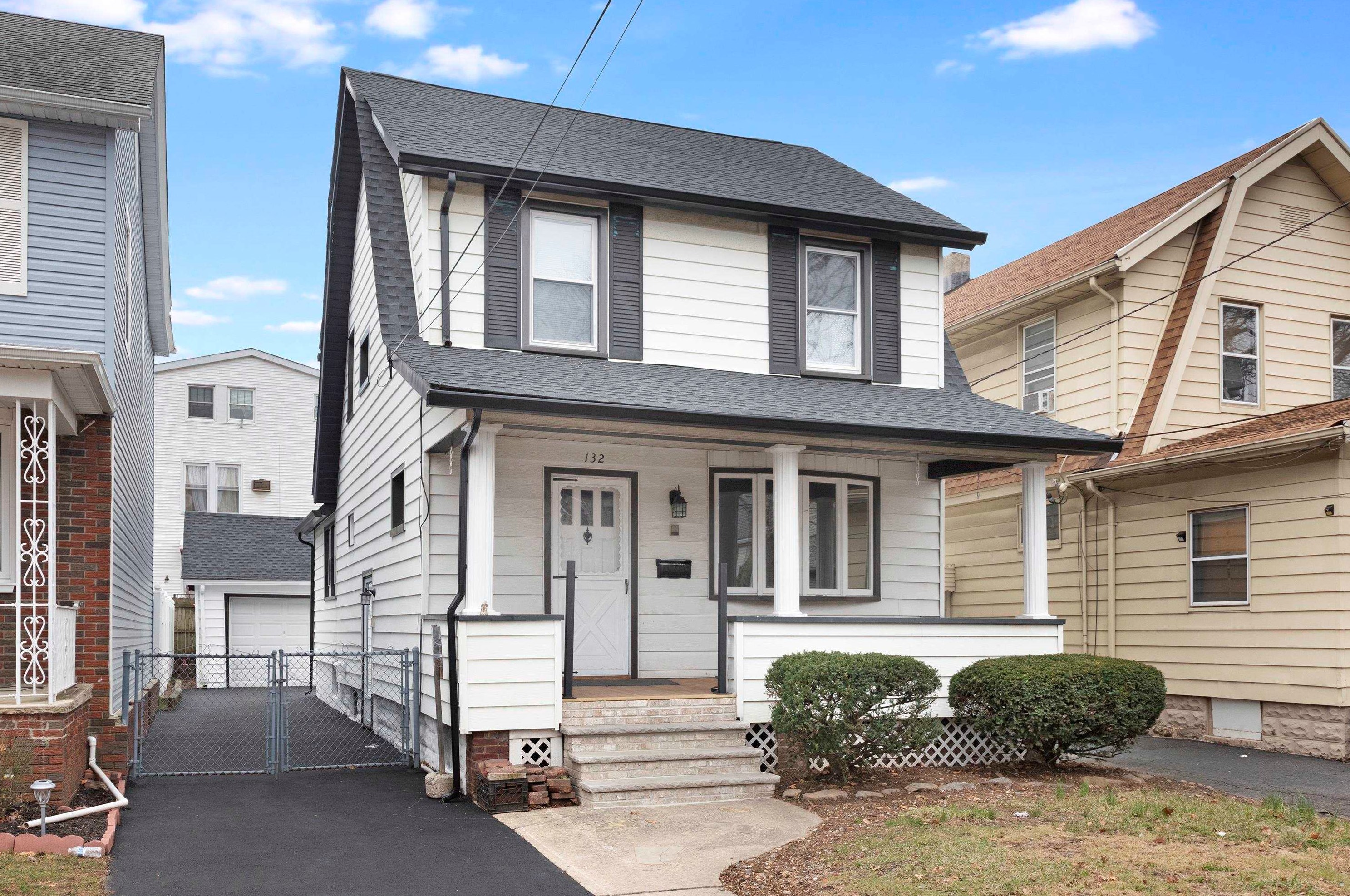 132 W 57th St, Bayonne, NJ 07002