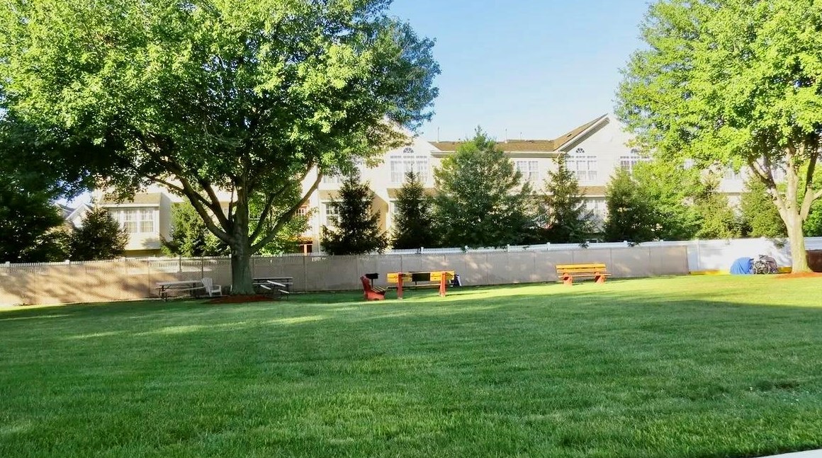 18 End Dr, Secaucus NJ  07094-4043 exterior