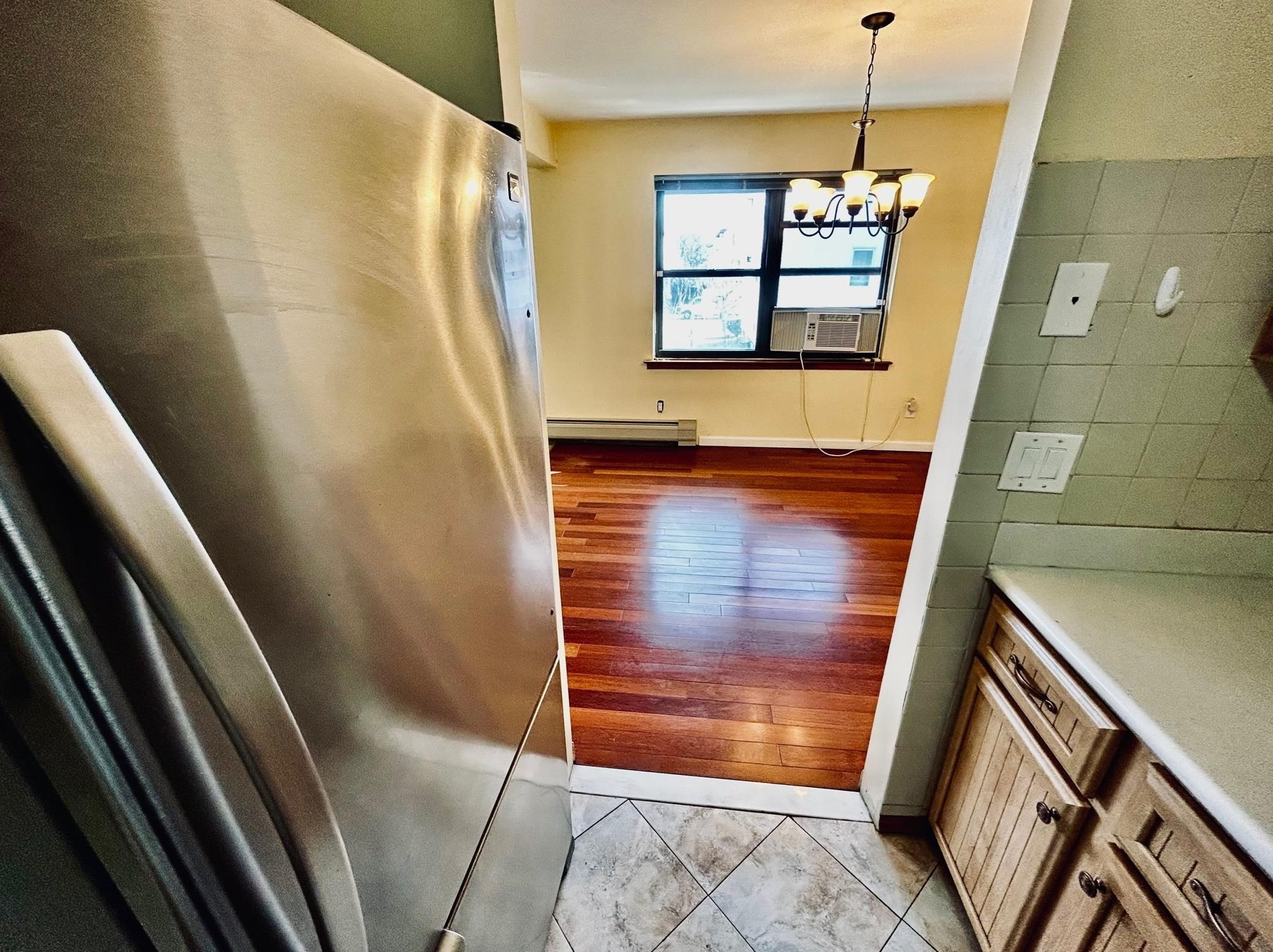 18 End Dr, Secaucus NJ  07094-4045 exterior