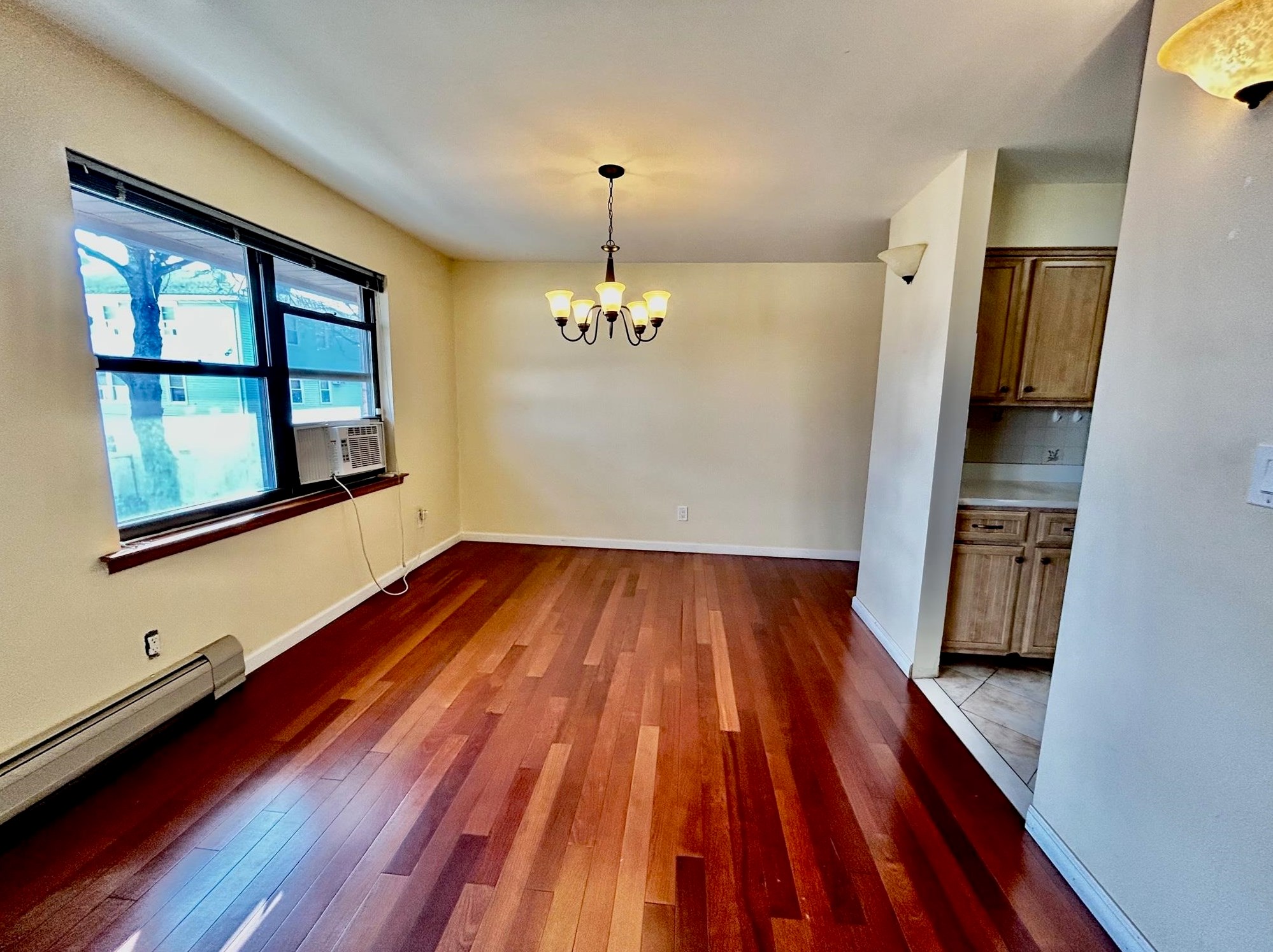 18 End Dr, Secaucus, NJ 07094-4045