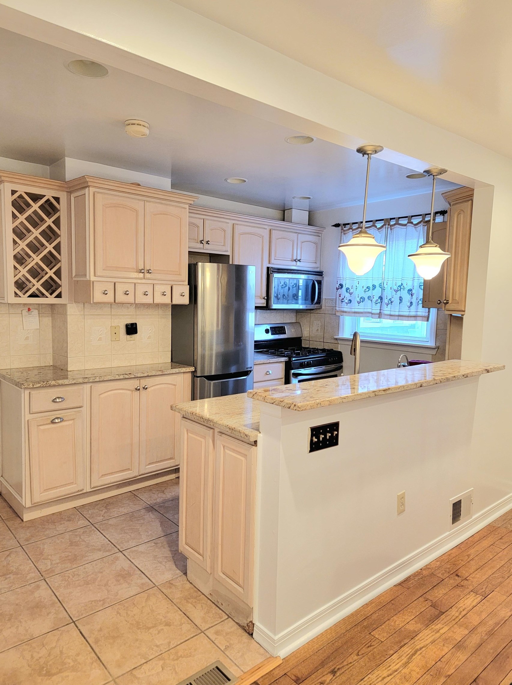 304 Stevens Ave, Jersey City, NJ 07305