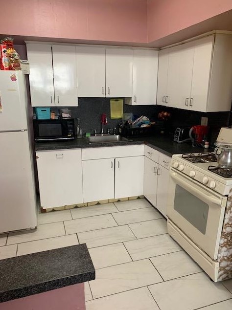 190 Garfield Ave, Jersey City, NJ 07305-3933