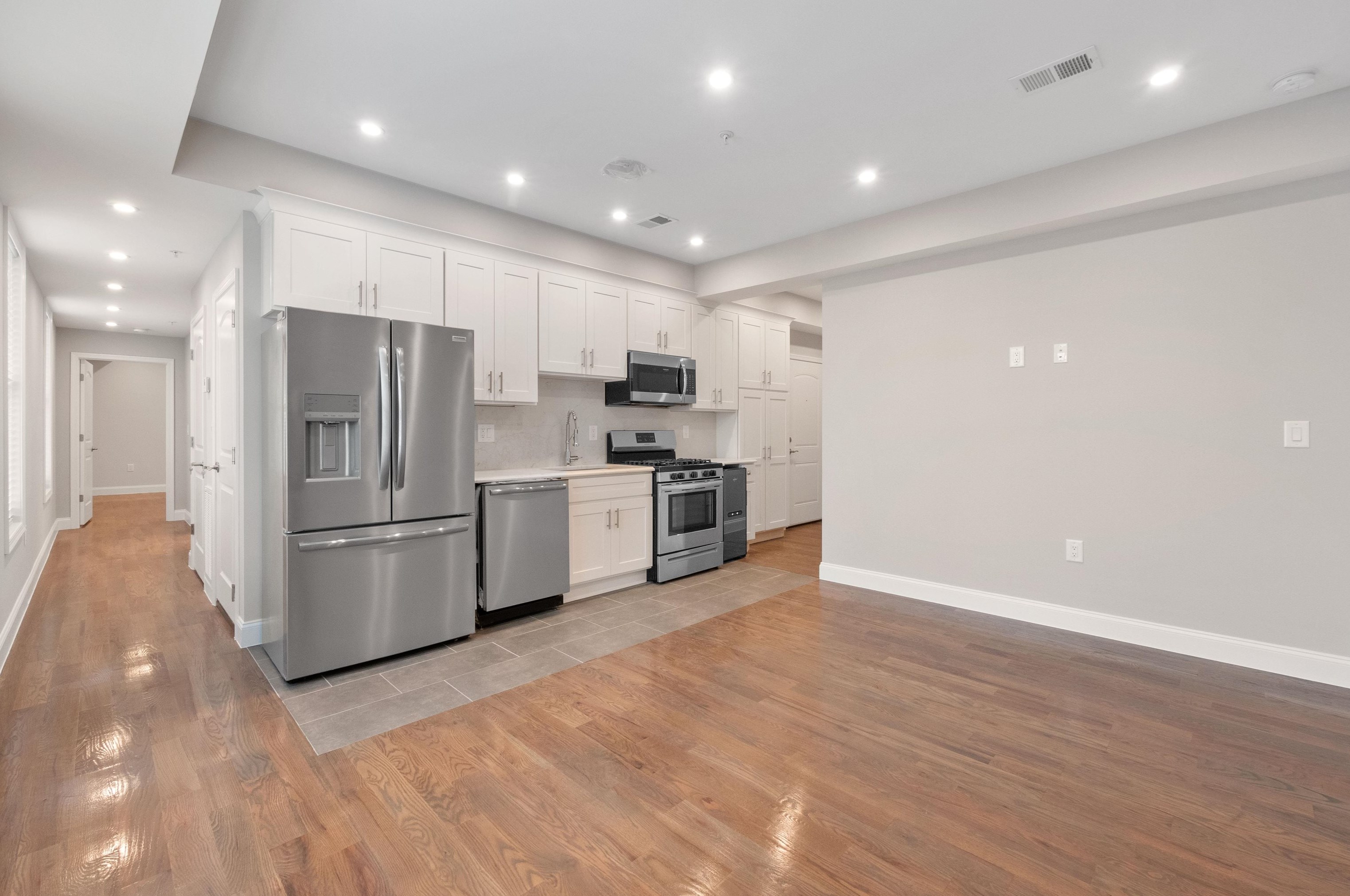 16 Troy St, Jersey City, NJ 07307-3836