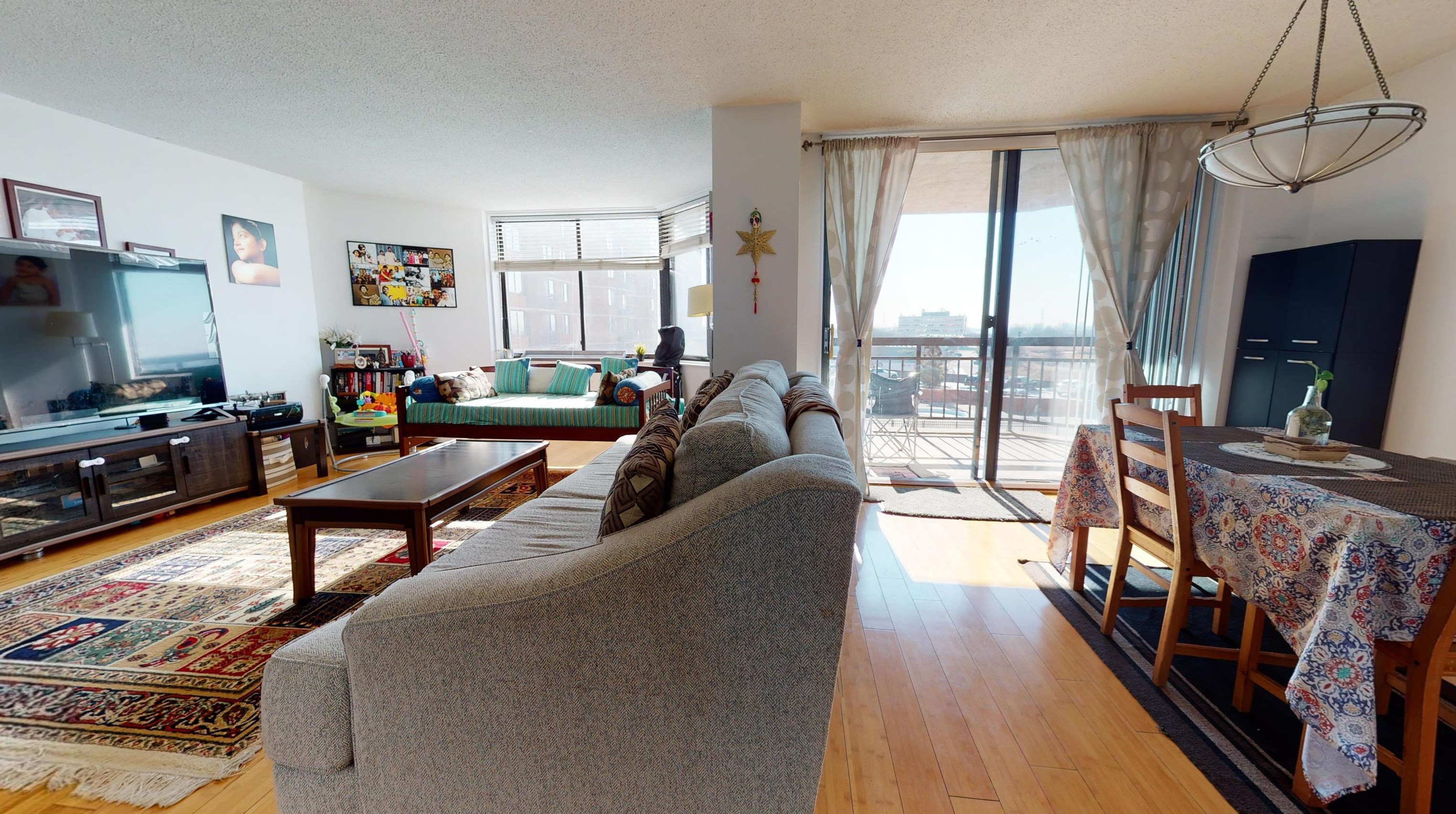 324 Harmon Cove Tower, Secaucus, NJ 07094