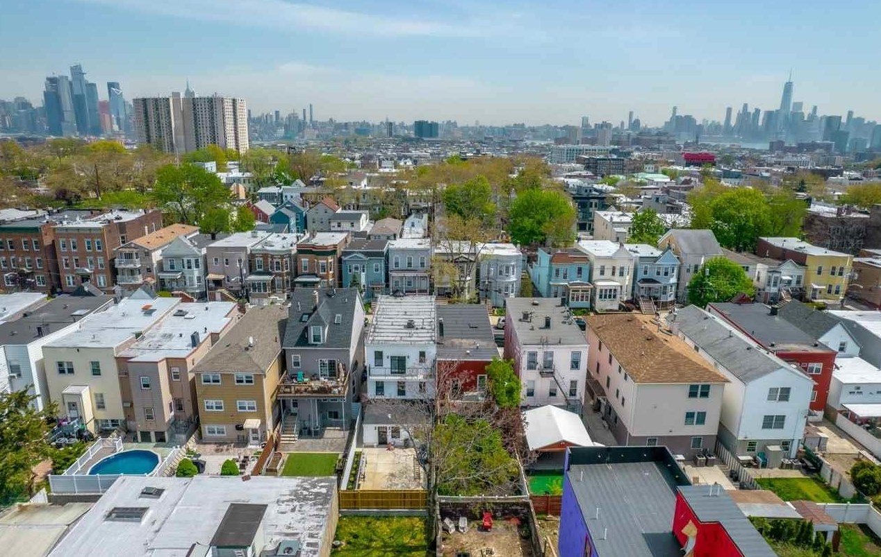 241 Cambridge Ave, Jersey City NJ  07307-1906 exterior