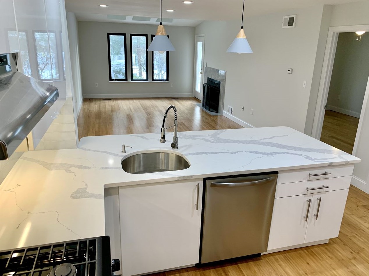 745 Mainsail Ln, Secaucus, NJ 07094