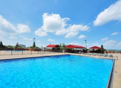 426 Harmon Cove Tower, Secaucus NJ  07094-1731 exterior