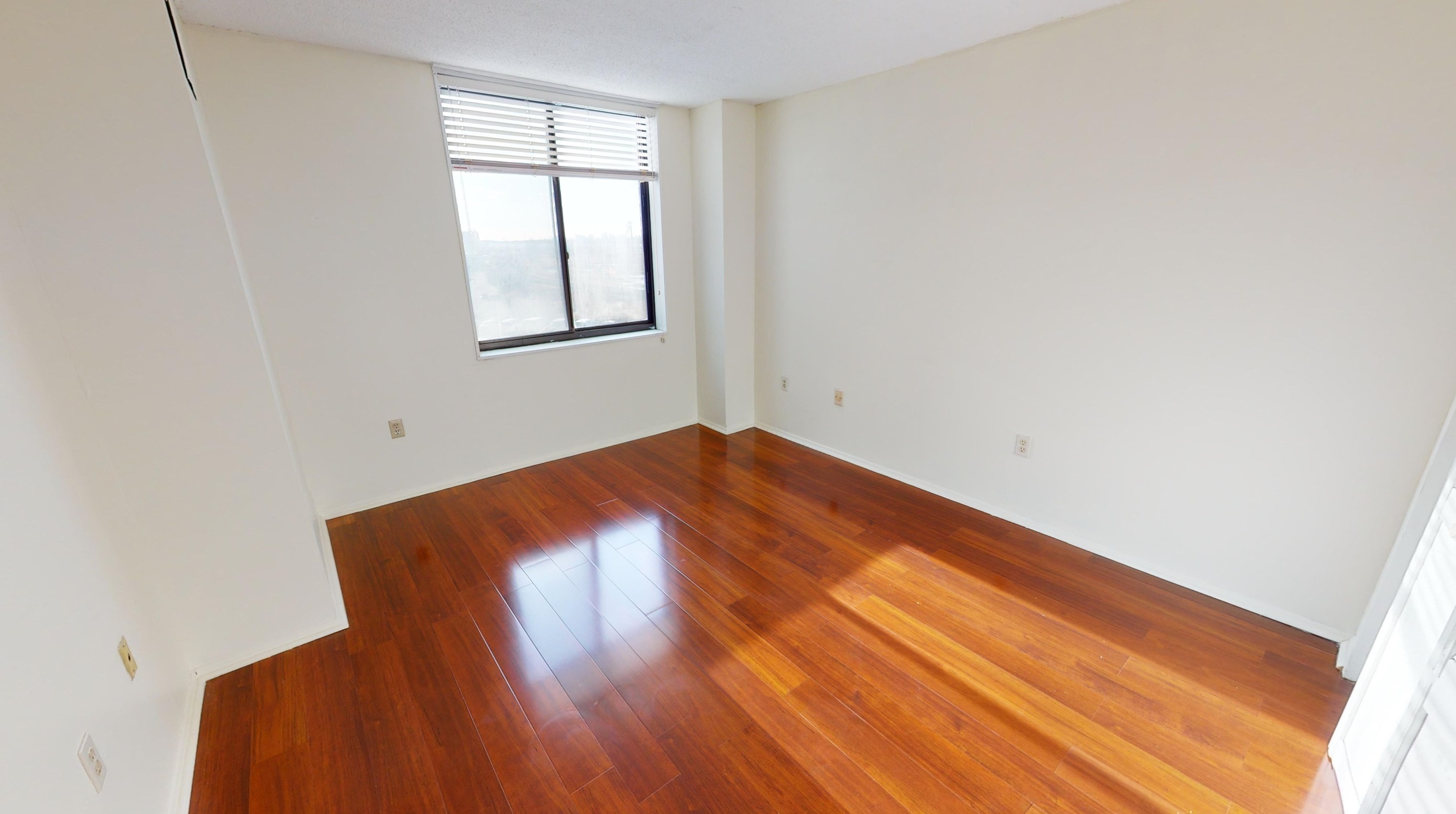 426 Harmon Cove Tower, Secaucus NJ  07094-1731 exterior