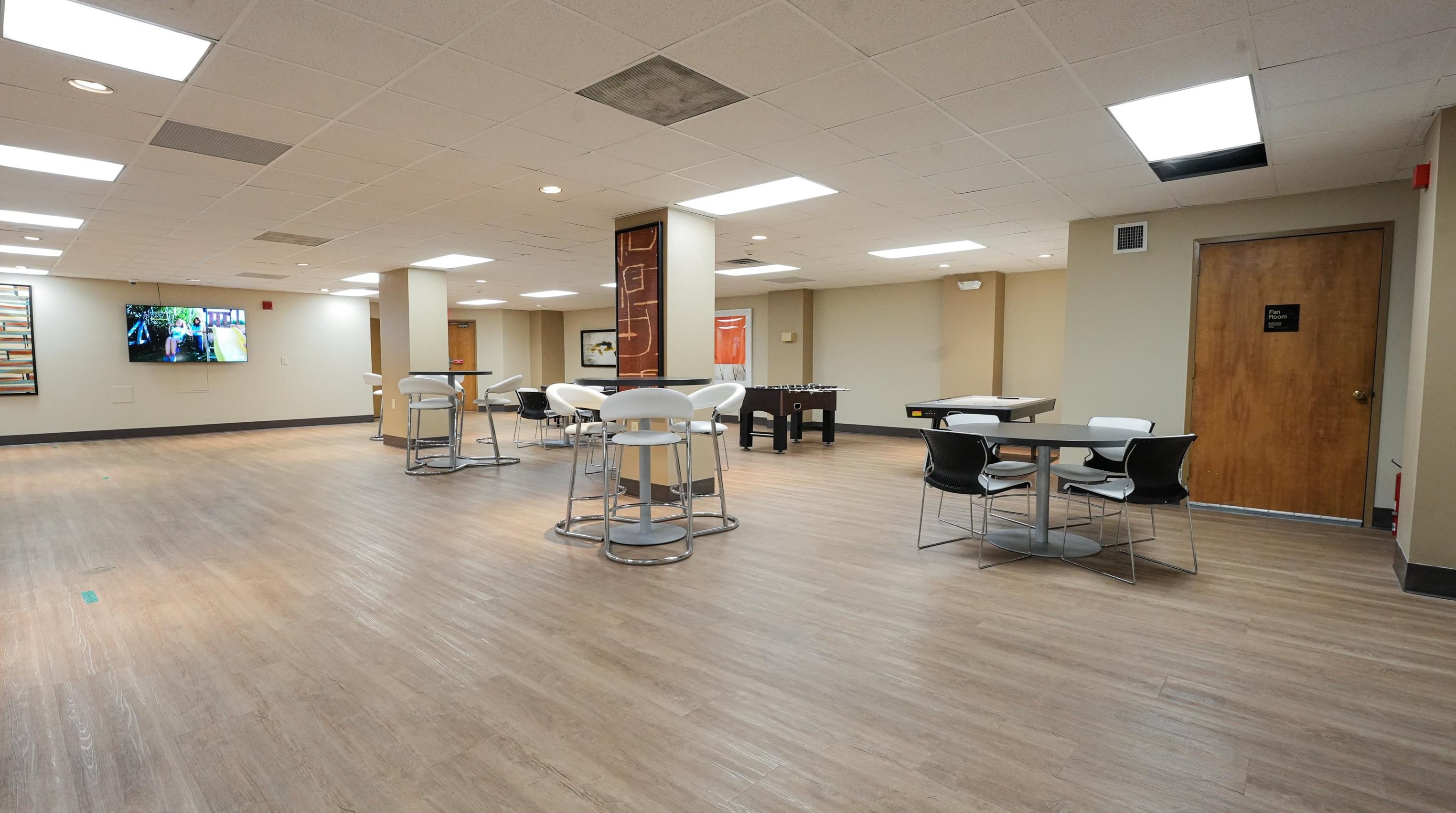 426 Harmon Cove Tower, Secaucus NJ  07094-1731 exterior