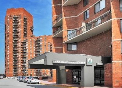 426 Harmon Cove Tower, Secaucus NJ  07094-1731 exterior