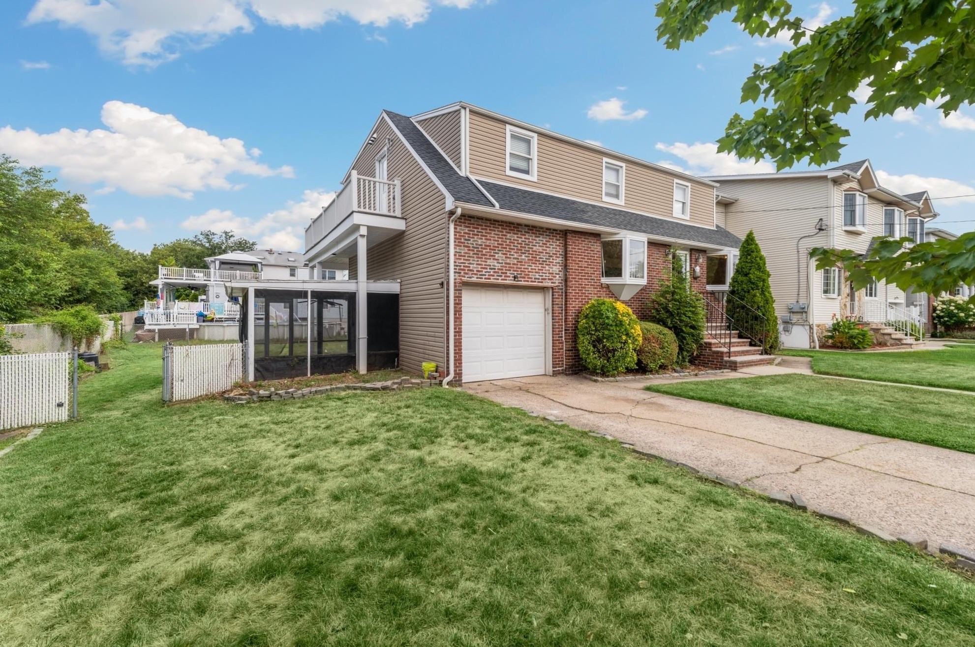 691 Minnie Pl, Secaucus, NJ 07094-3120