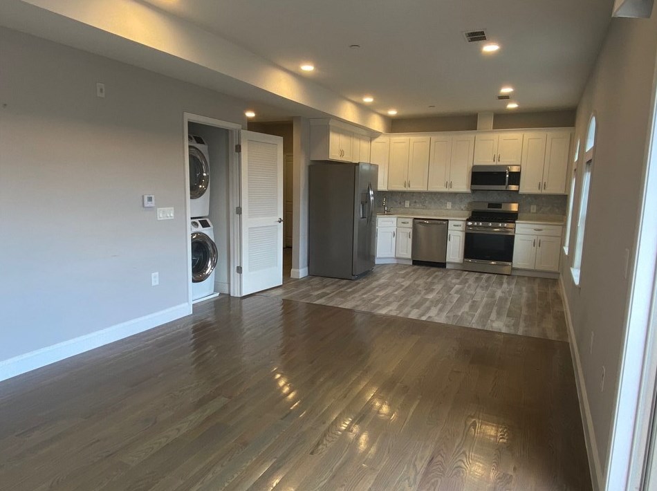 54 Graham St #3c, Jersey City, NJ 07307