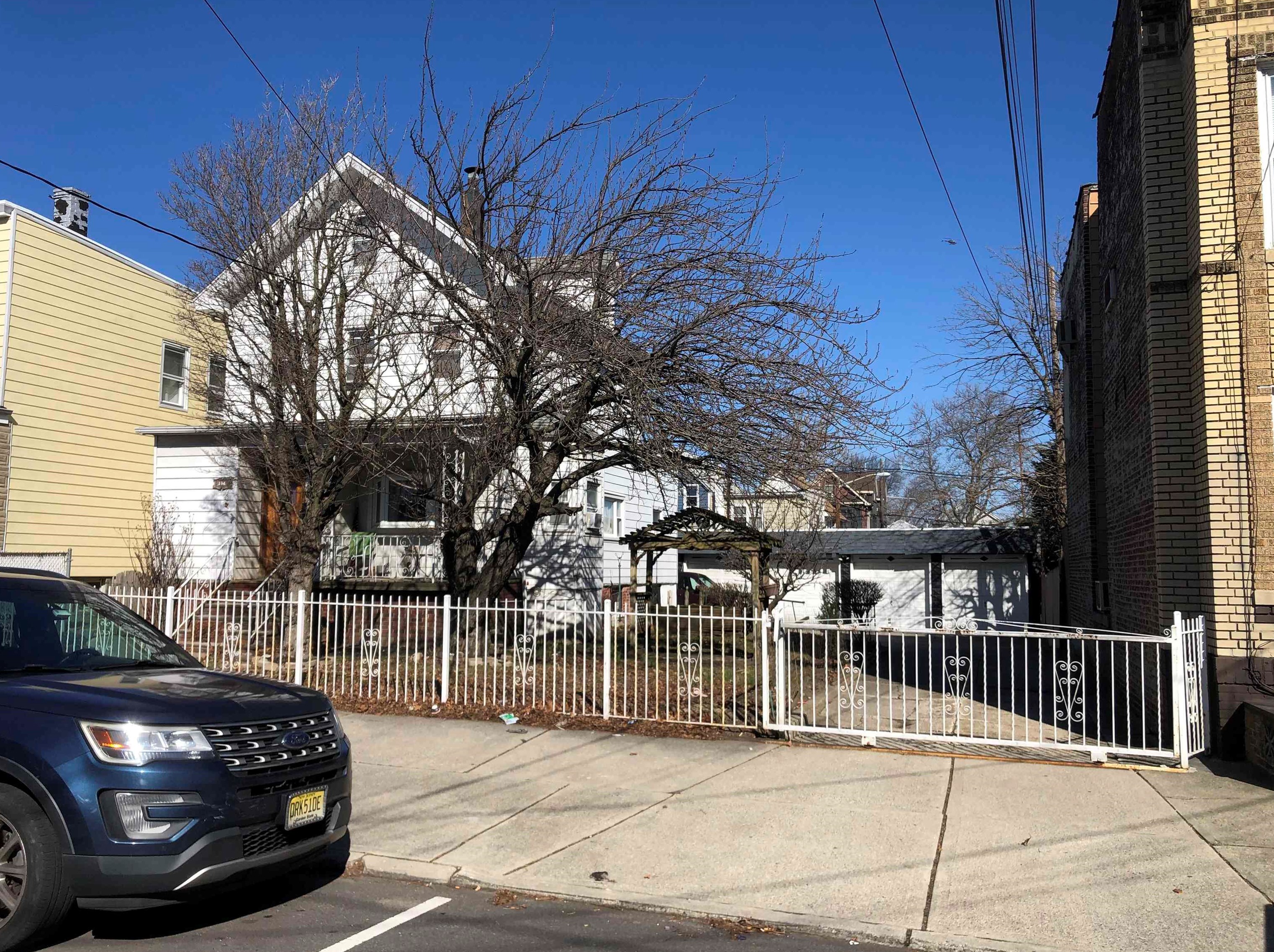 67 W 49th St, Bayonne, NJ 07002