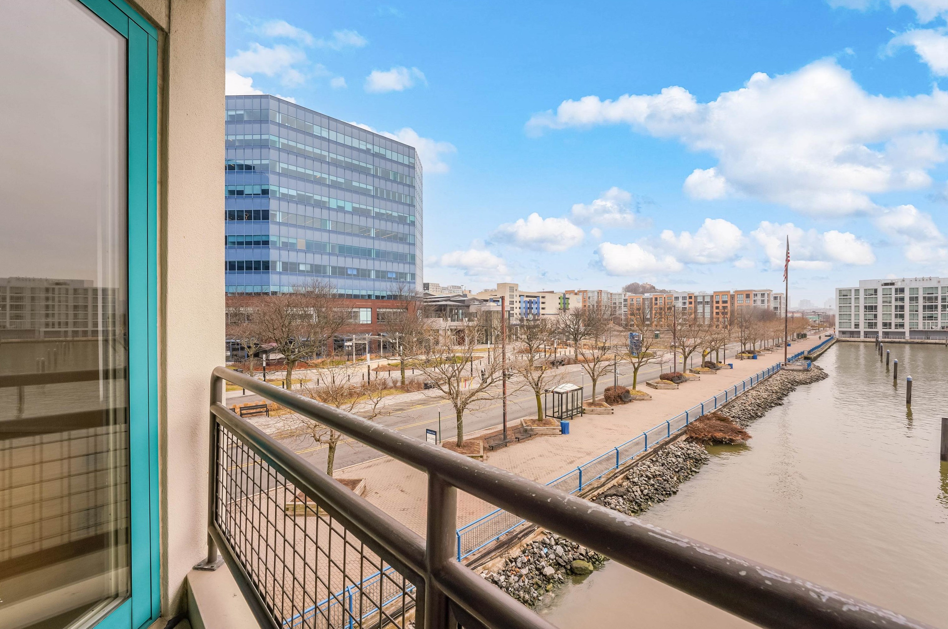600 Harbor Blvd Unit 801, Union City, NJ 07086