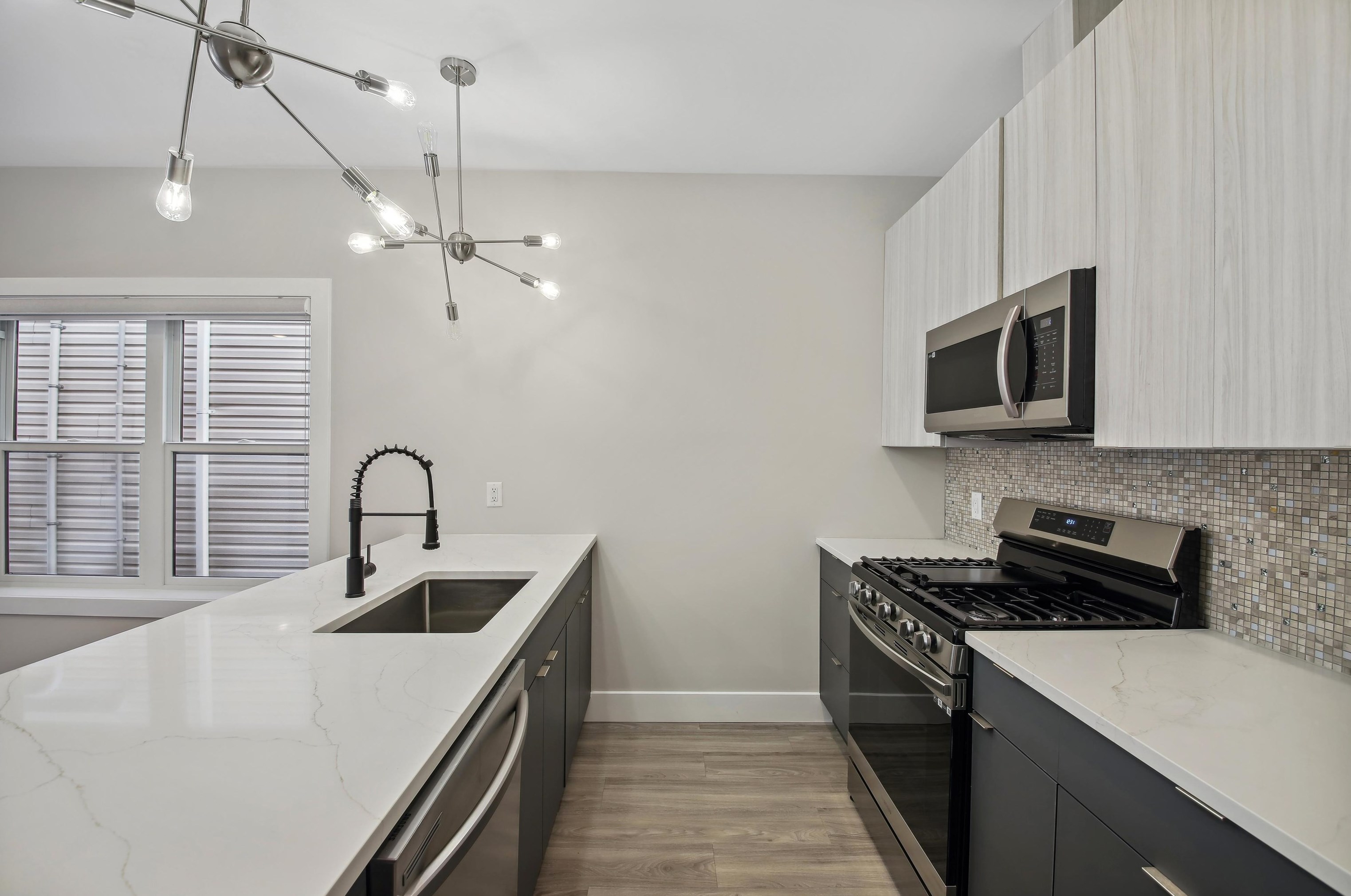 6110 Fillmore Pl #apt 2, West New York, NJ 07093