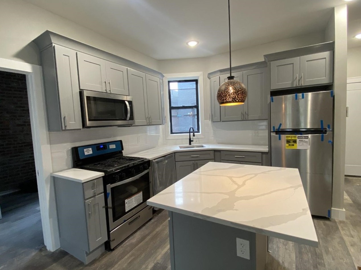 30 63rd St #1r, West New York, NJ 07093