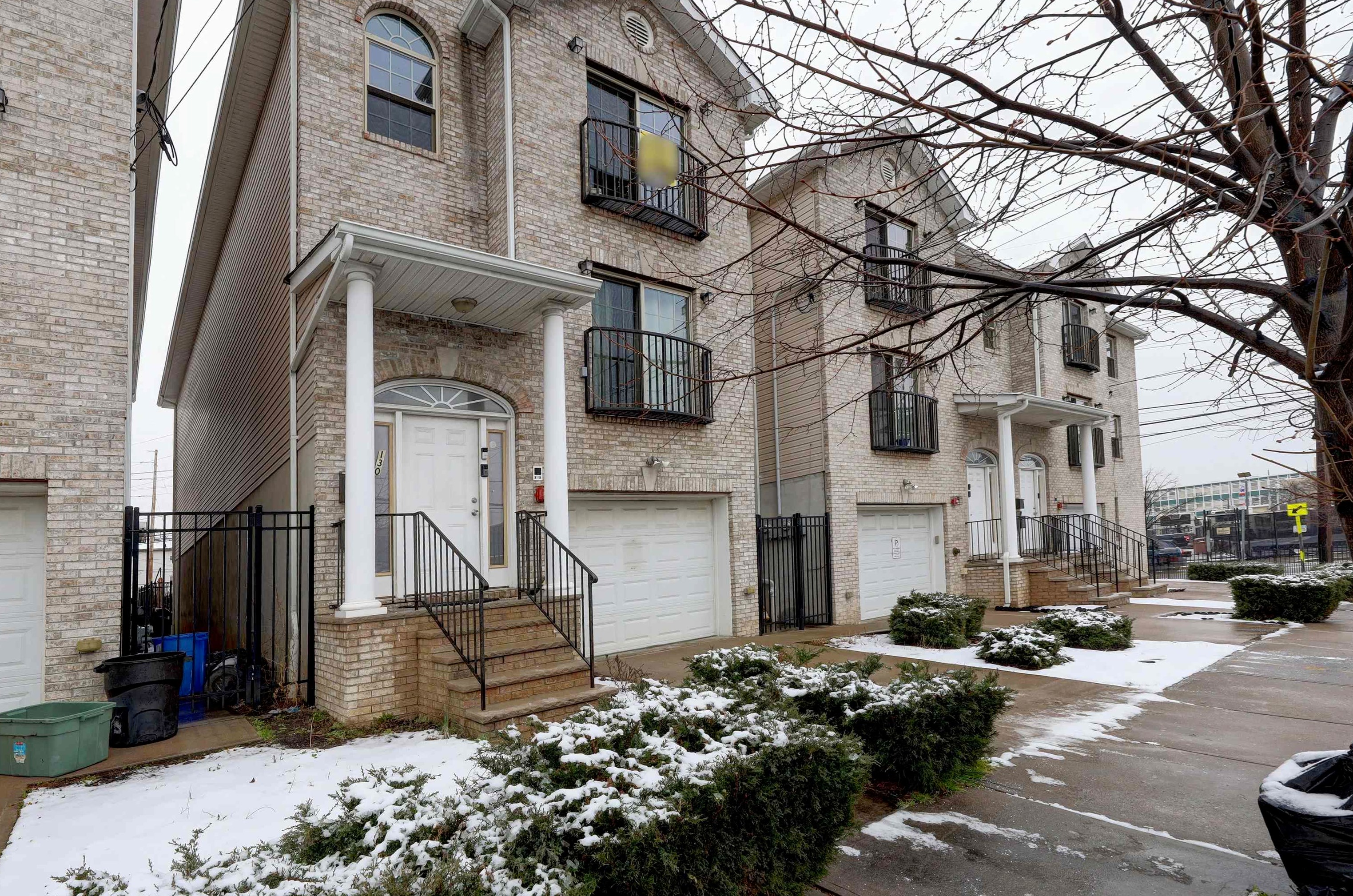 130 Gates Ave, Jersey City, NJ 07305-2409