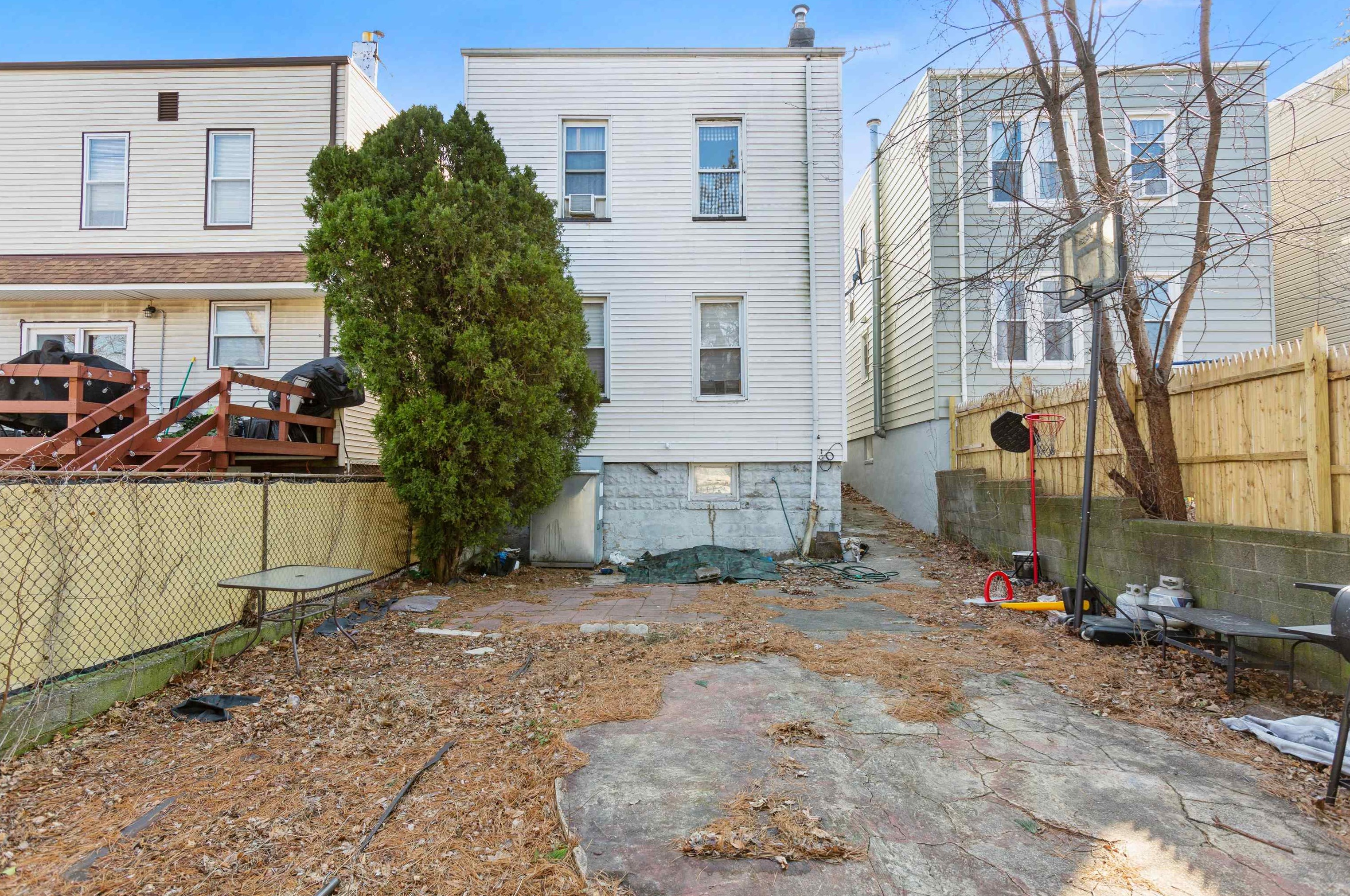 651 Liberty Ave, Jersey City NJ  07307-3912 exterior